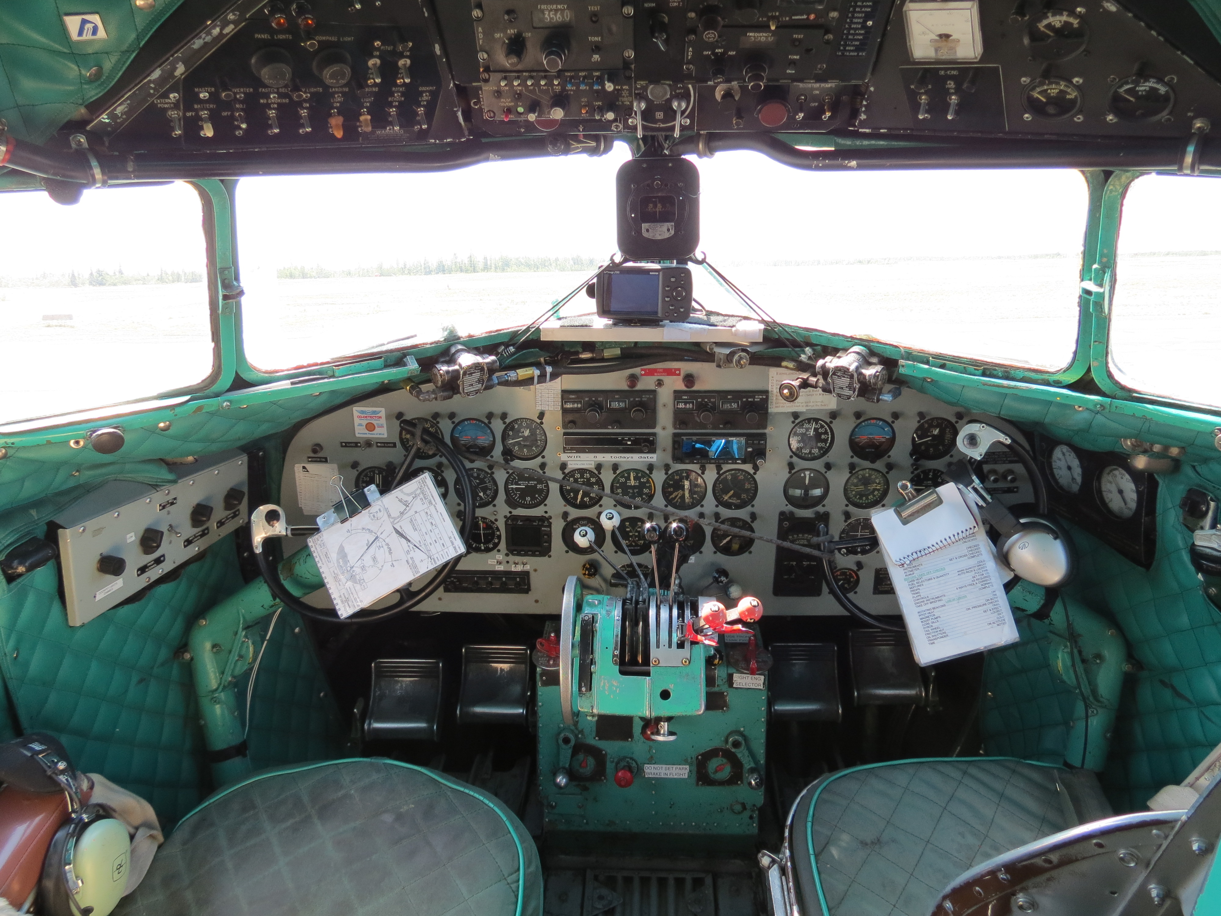 Douglas DC-3