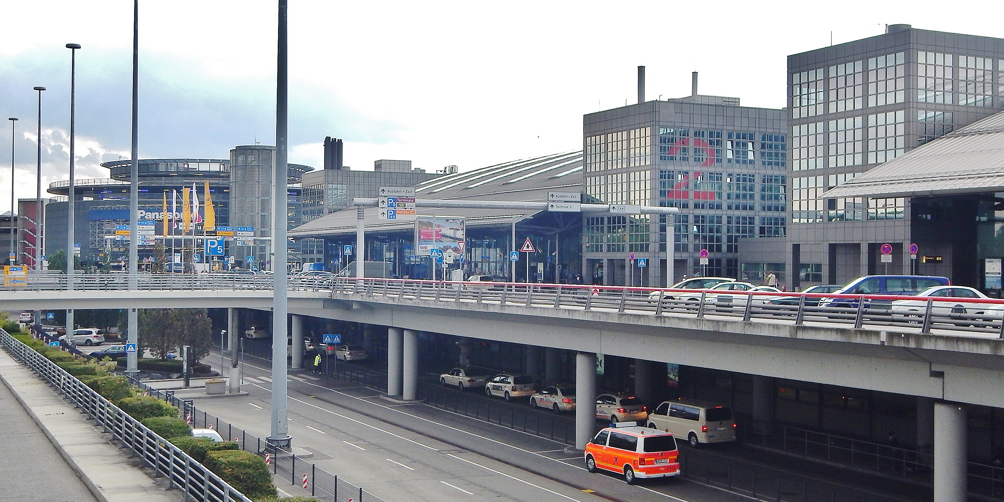 Flughafen Hamburg (HAM) - panoramio