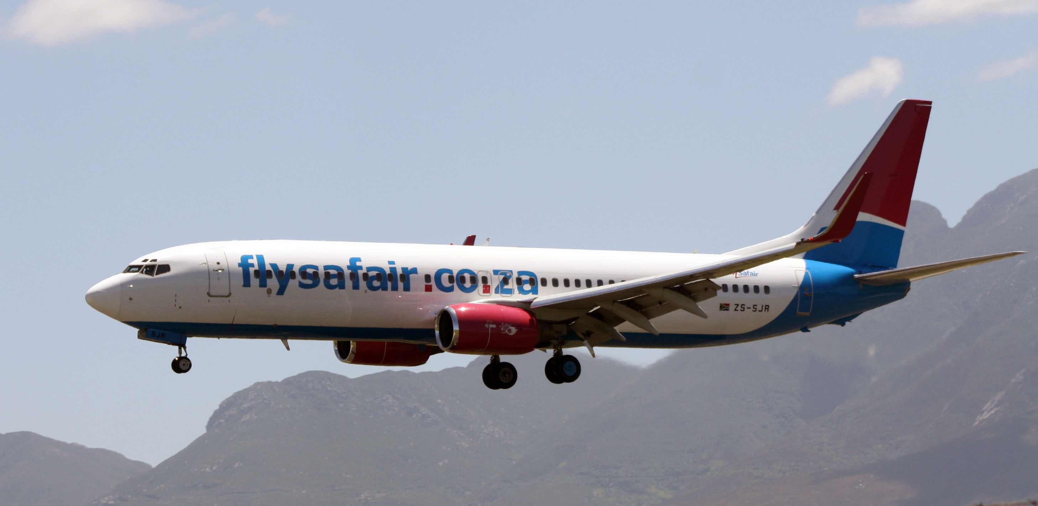 Fly Safair Boeing 737-844 ZS SJR