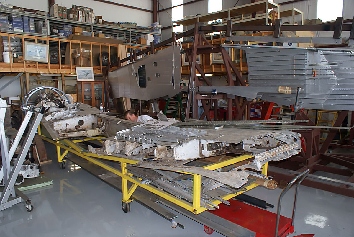 Focke Wulf Fw-190-F8 White 1 parts wing KAM 11Aug2010