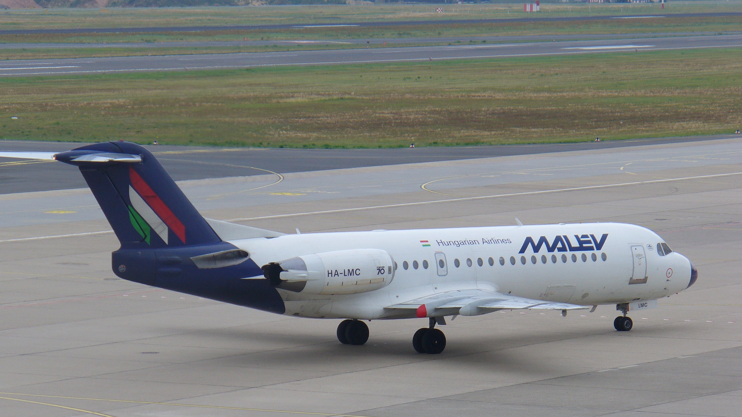 Fokker 70 HA LMC - Malev Fokker 70