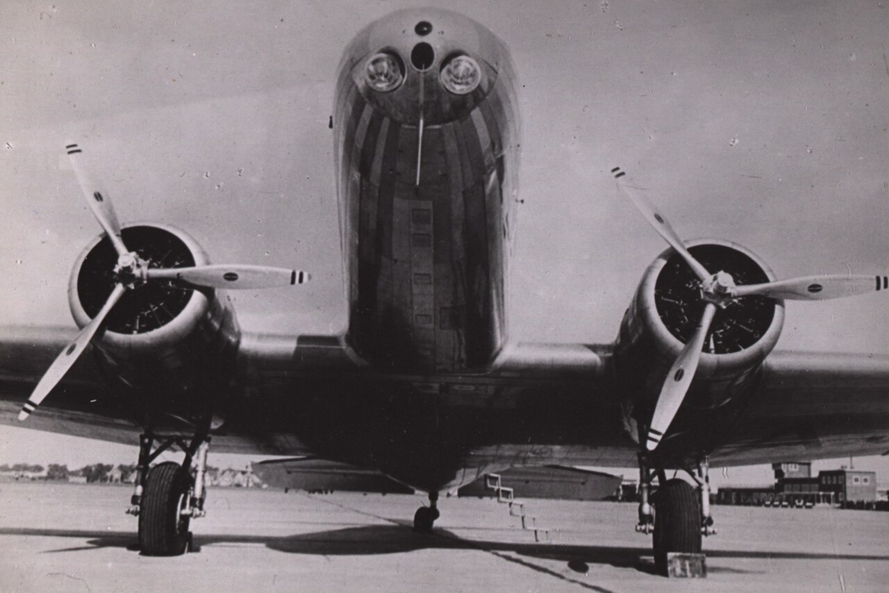 Fokker Douglas à Schiphol, KITLV