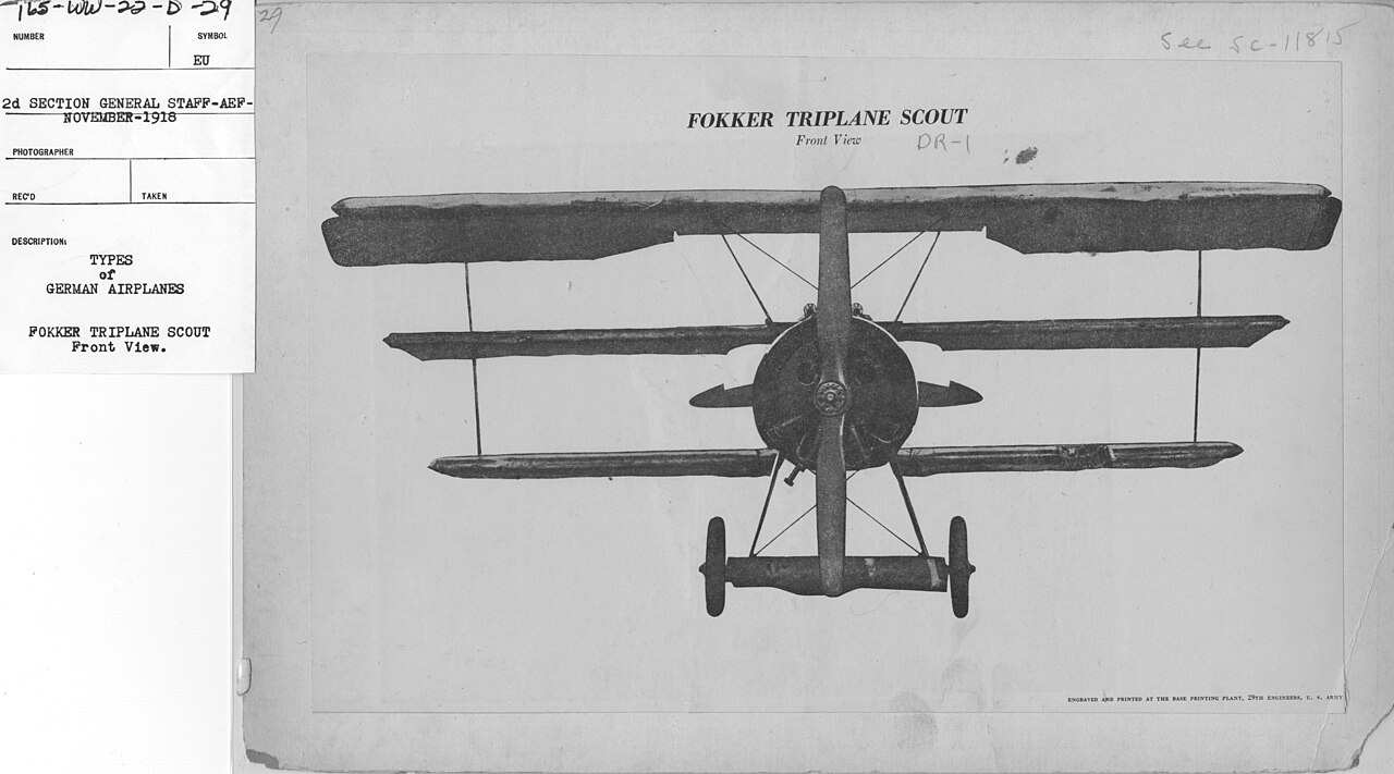 Fokker Dr I : vue de face sur une photographie alliée de novembre 1918
