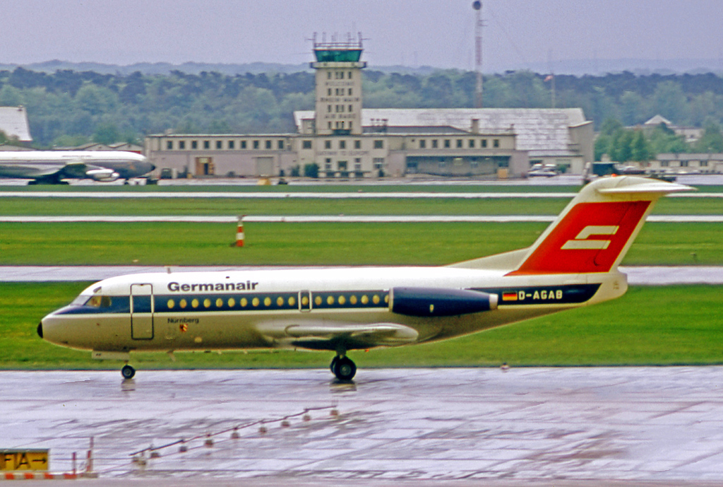 Fokker F-28 1000 D AGAB Germanair RM 07 05 73, modificato 2
