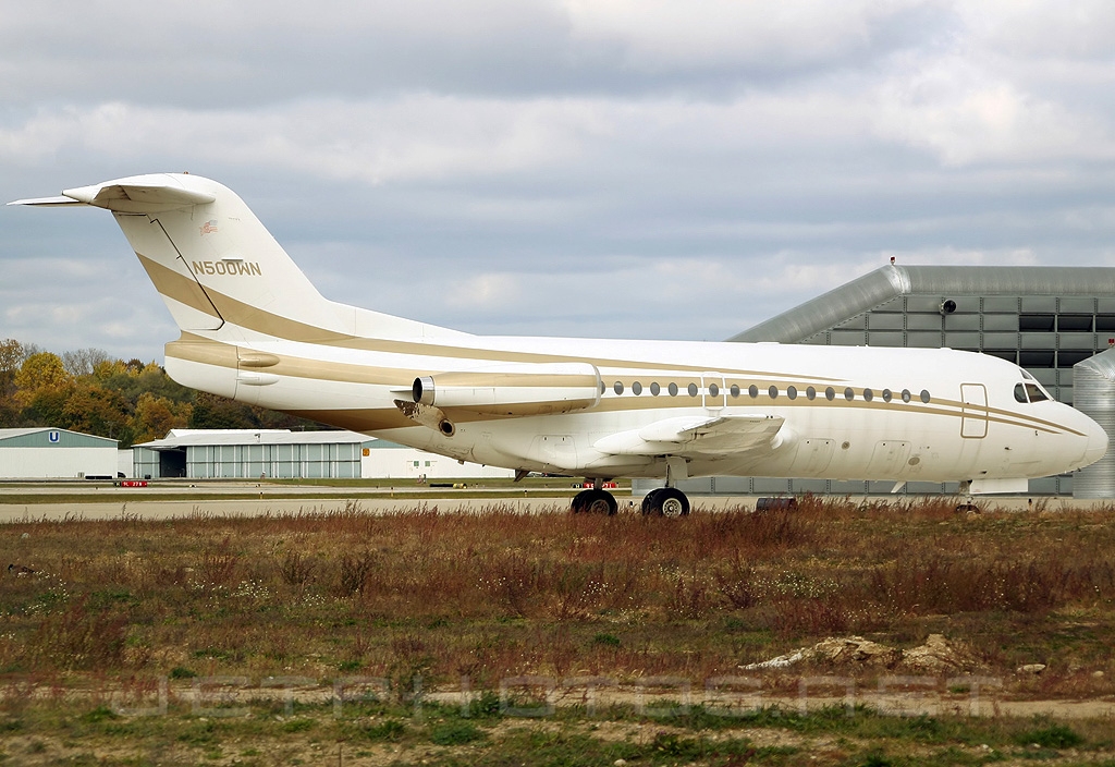 Fokker F28-1000 Fellowship, Private JP
