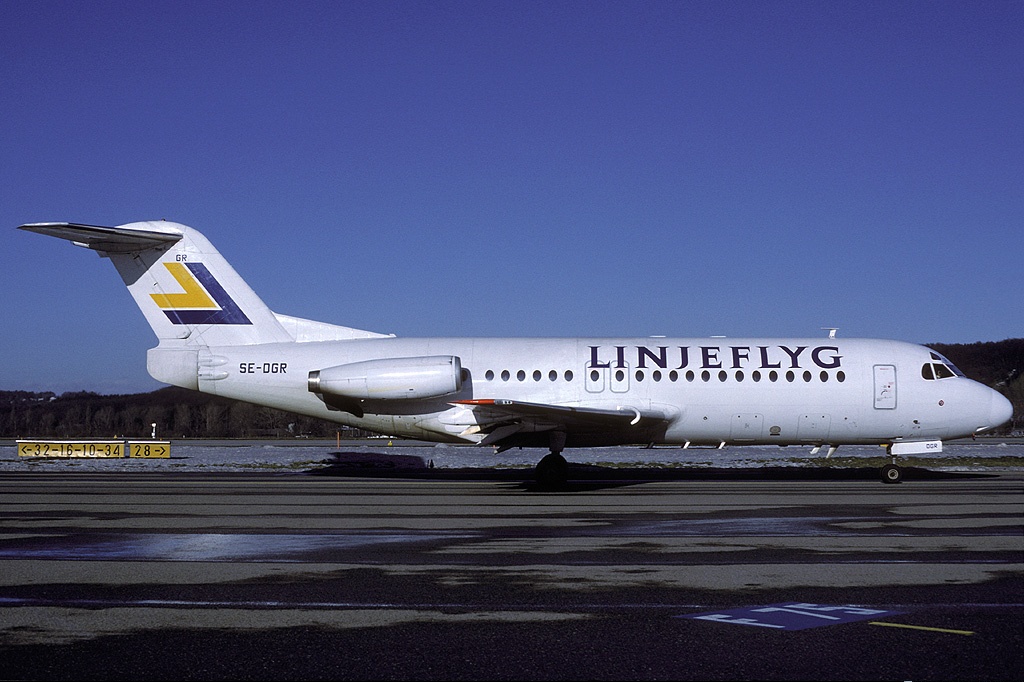 Fokker F28 Mk 4000 — Linjeflyg F-28-4000 SE DGR