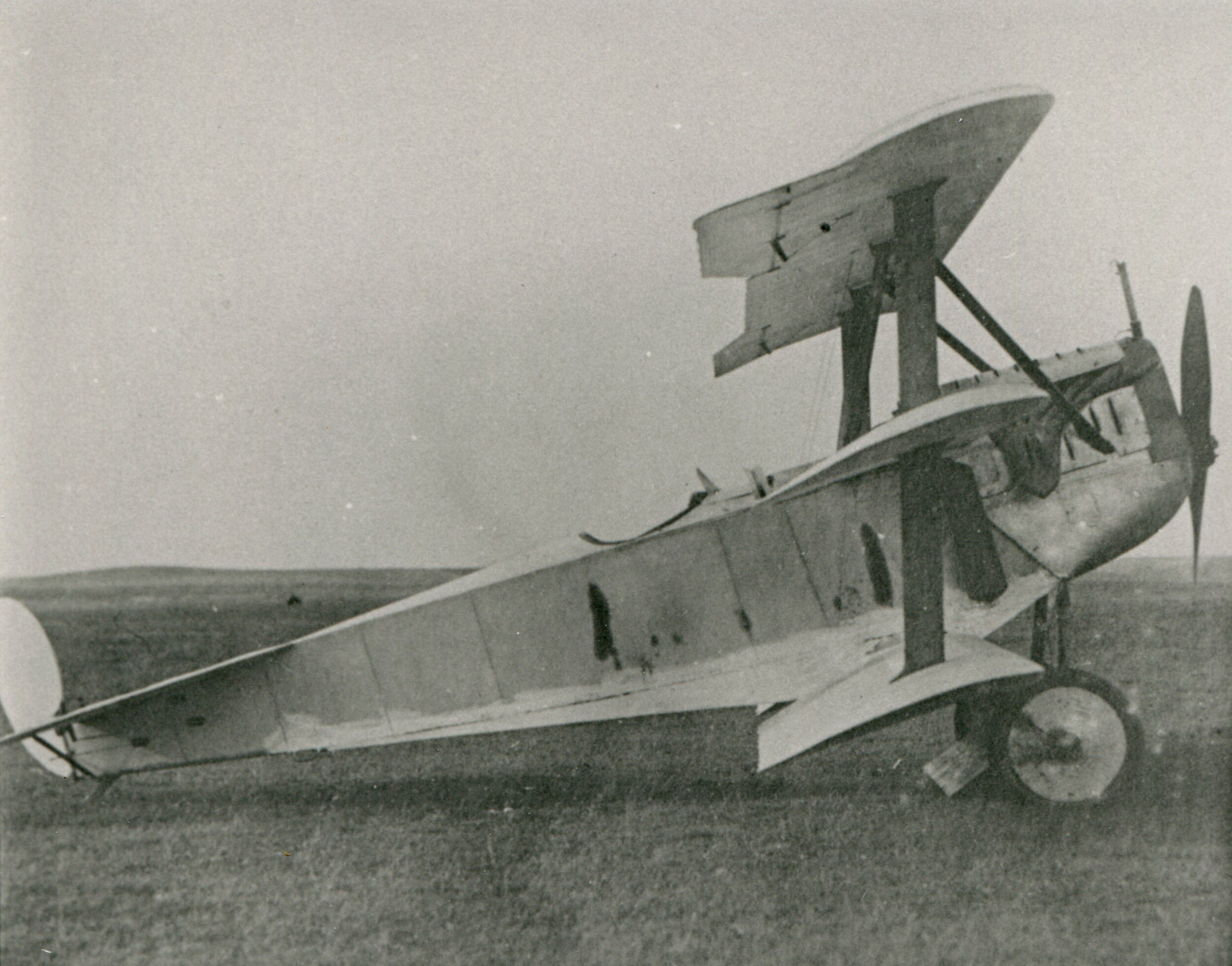 Triplano Fokker V.6, fuselaje con la parte inferior modificada