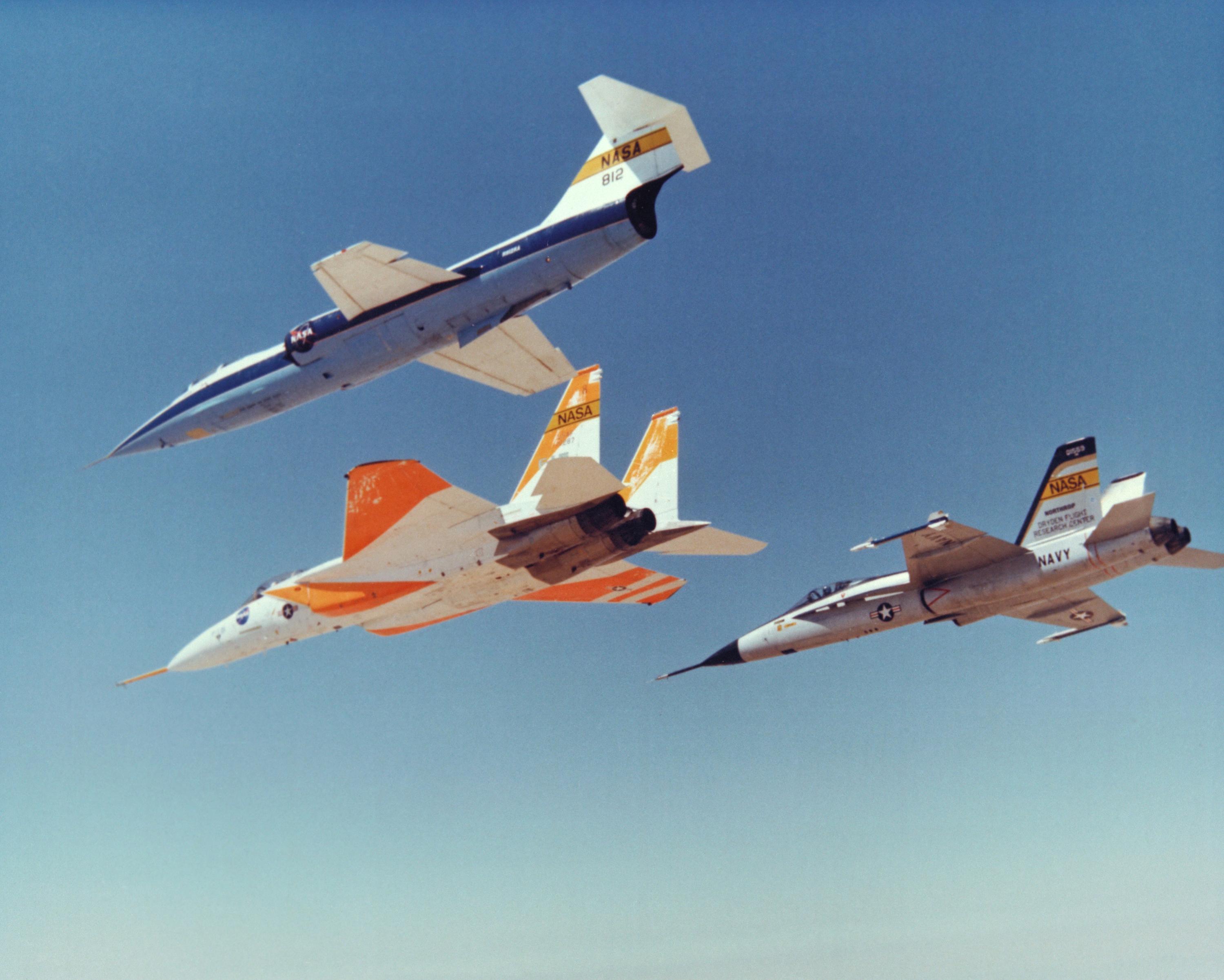 Volo in formazione degli F-104, F-15 e YF-17 della NASA