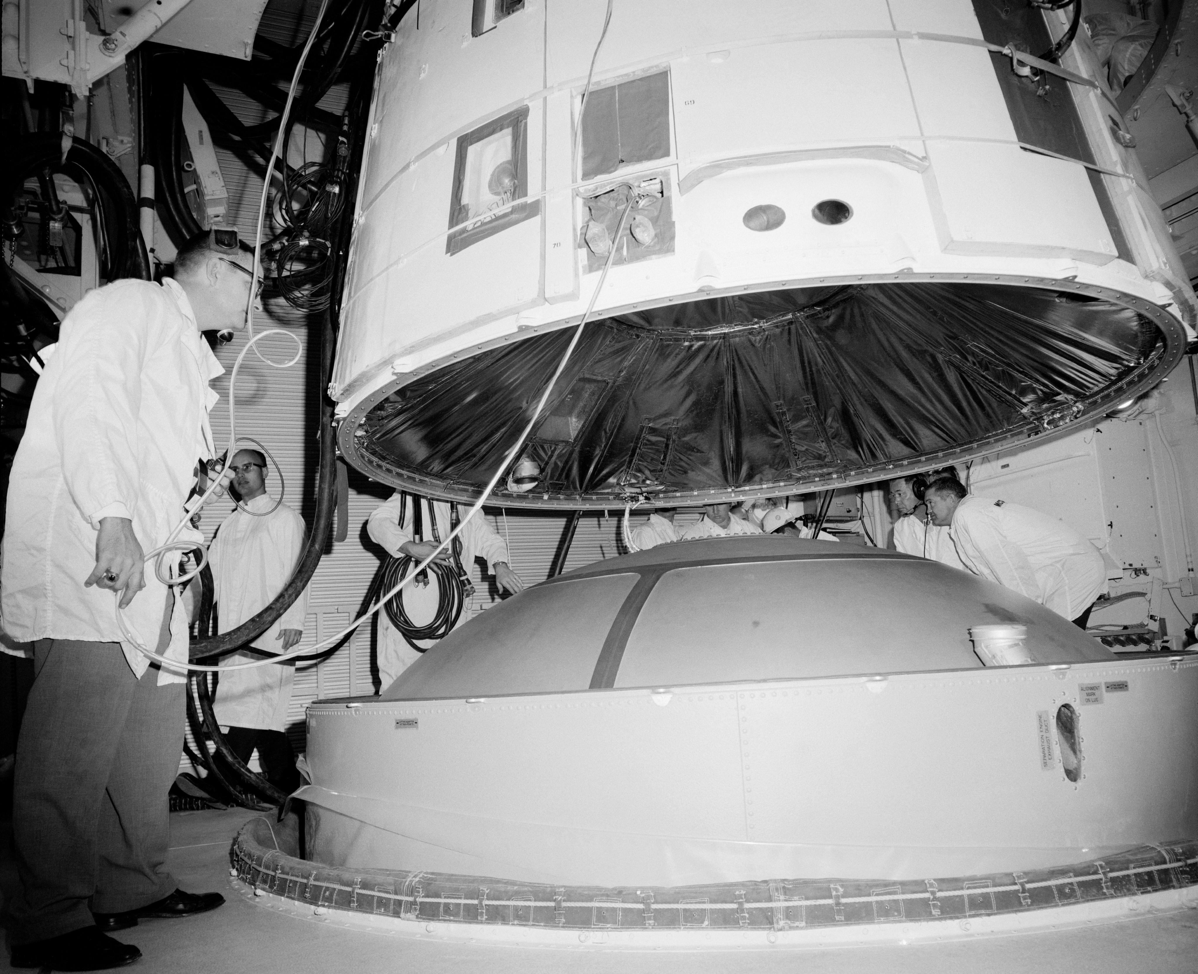Nave Gemini 3 acoplada a su lanzador Titan II GLV, 1965