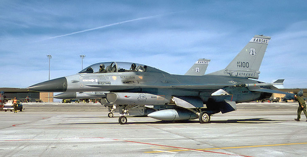General Dynamics F-16B Block 5 Fighting Falcon 78-0100