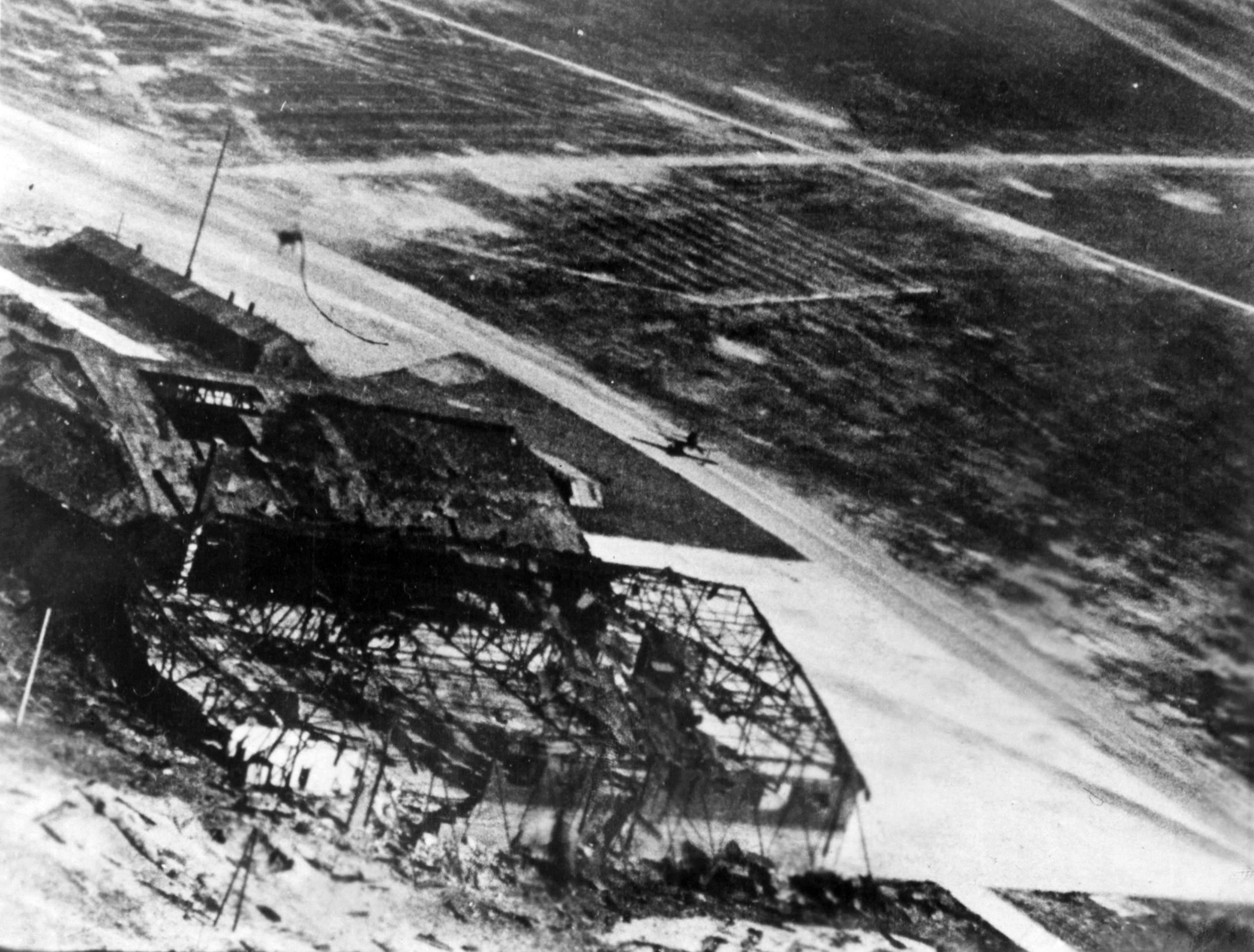 Focke Wulf Fw 190 tedesco su un aeroporto in Francia, nel 1944 (342 FH-3A17945 51544AC)