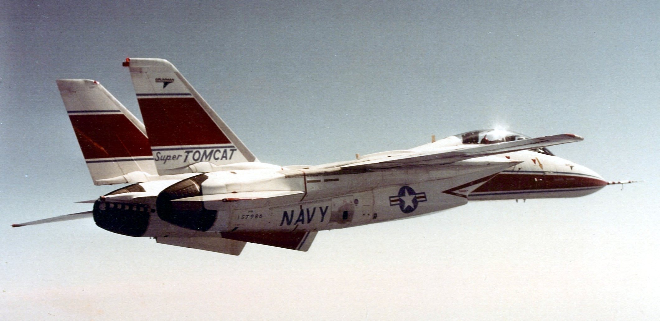 Prototipo del Grumman F-14B Tomcat (BuNo 157986) en vuelo, c. 1973