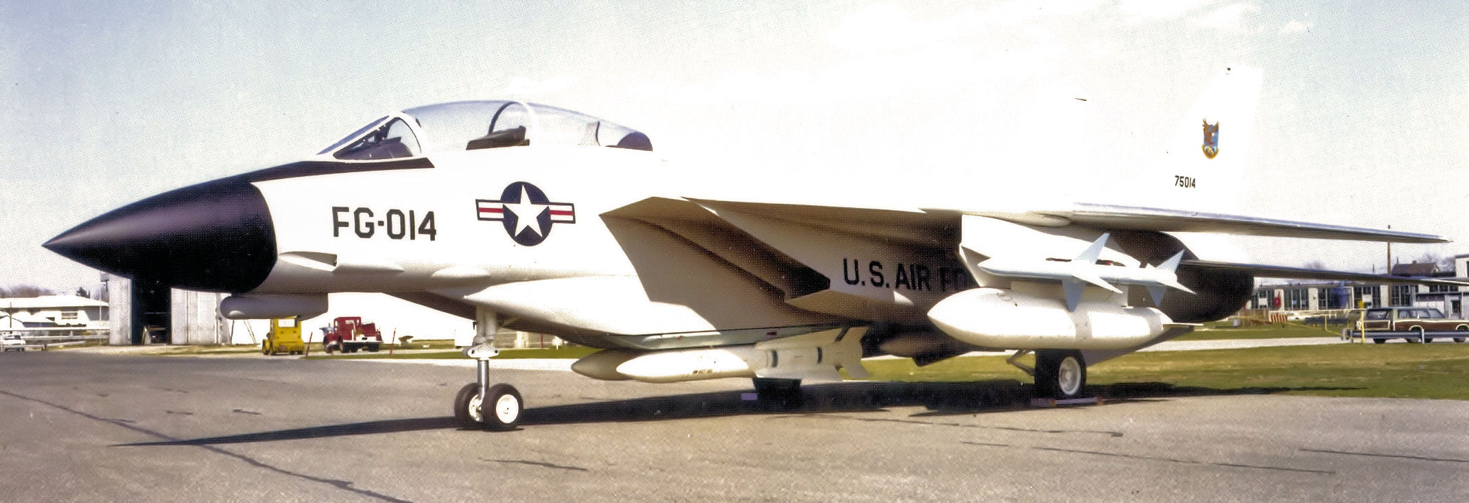 Maqueta del Grumman F-14 ADC con la librea del Mando de Defensa Aeroespacial de la USAF, Calverton, 1972