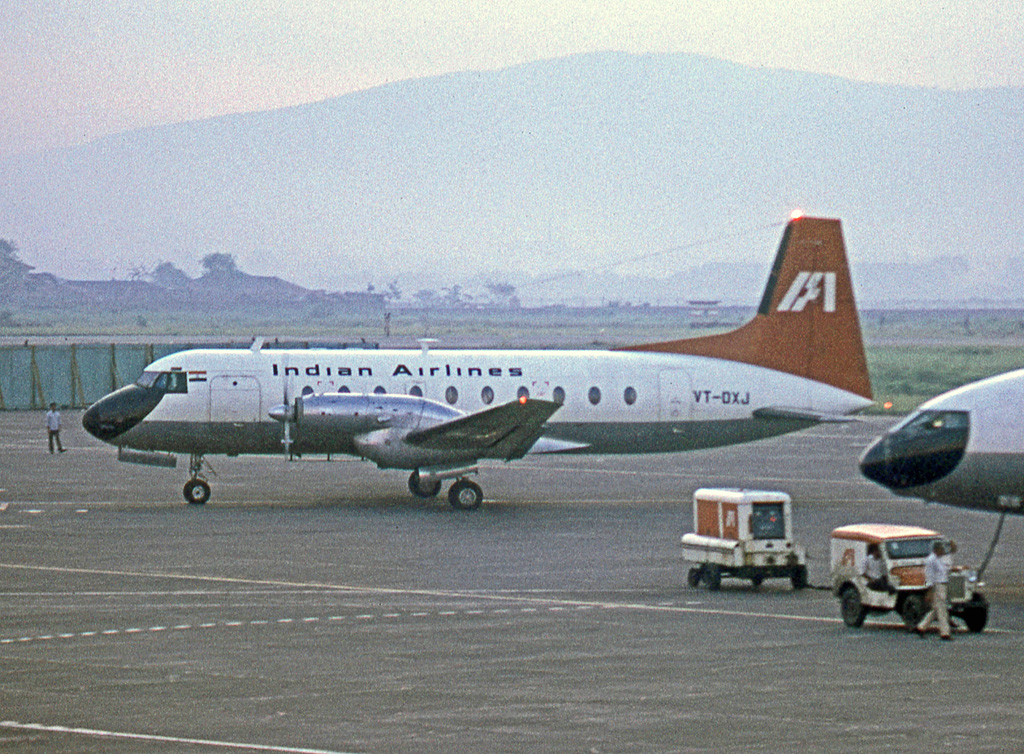HAL 748 VT DXJ, Indian Airlines, Bombay 1974