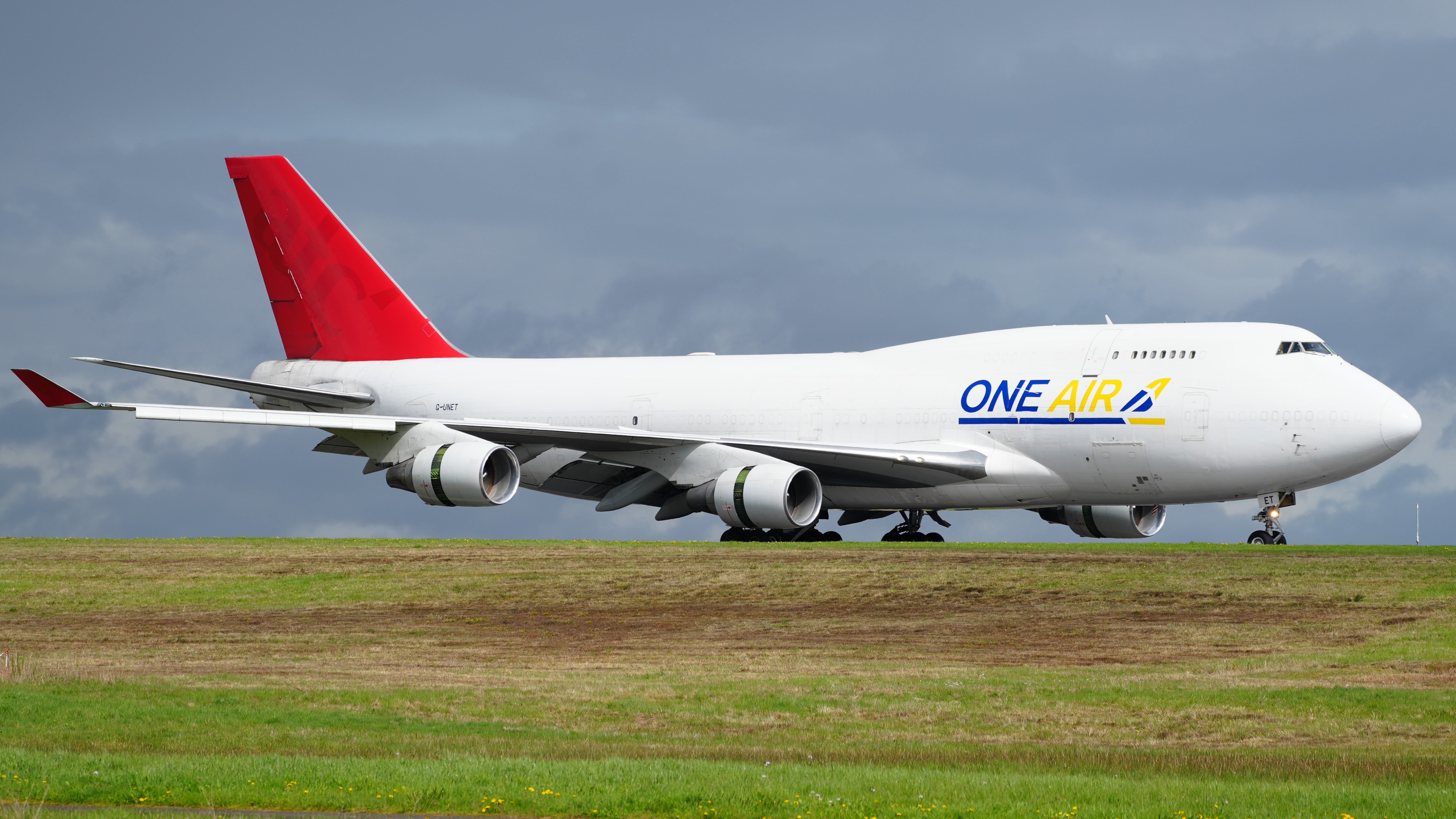 Hahn Airport One Air Boeing 747-433(BDSF) G-UNET (DSC02215)