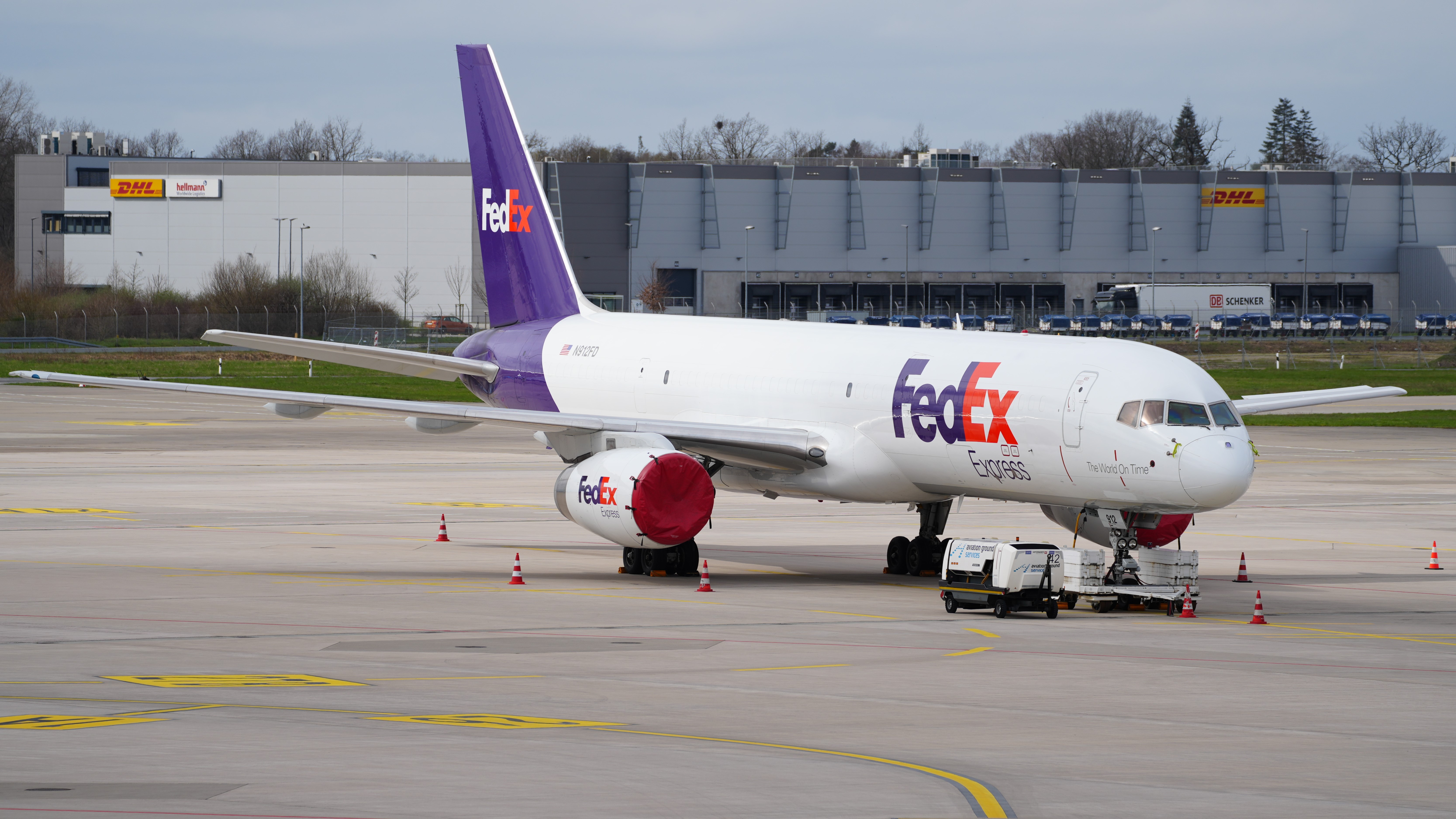 Hannover Airport Fed Ex Express Boeing 757-28A(SF) N912FD (DSC02475)