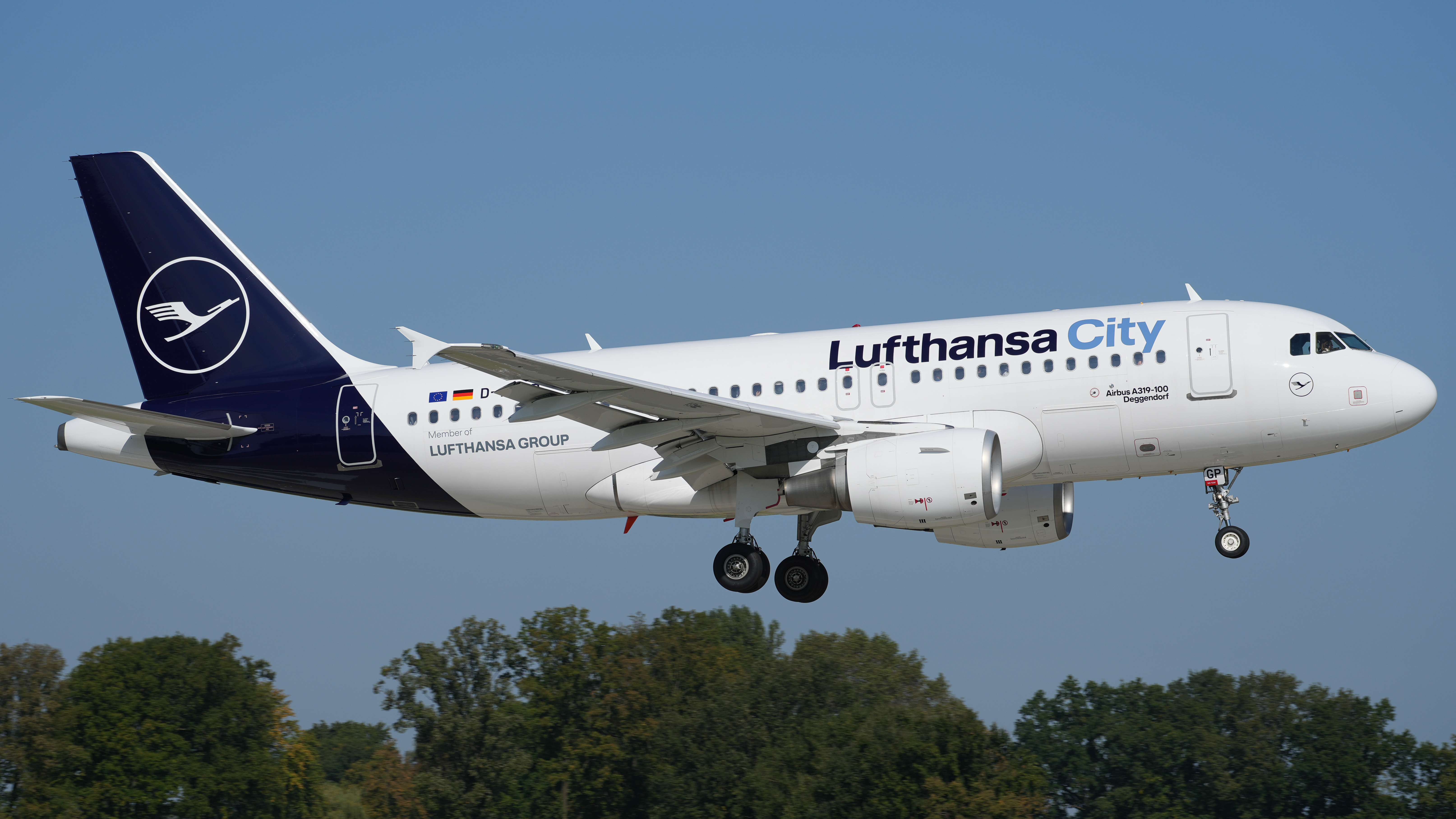 Hannover Airport Lufthansa City Airlines Airbus A319-112 D ABGP (DSC04680)