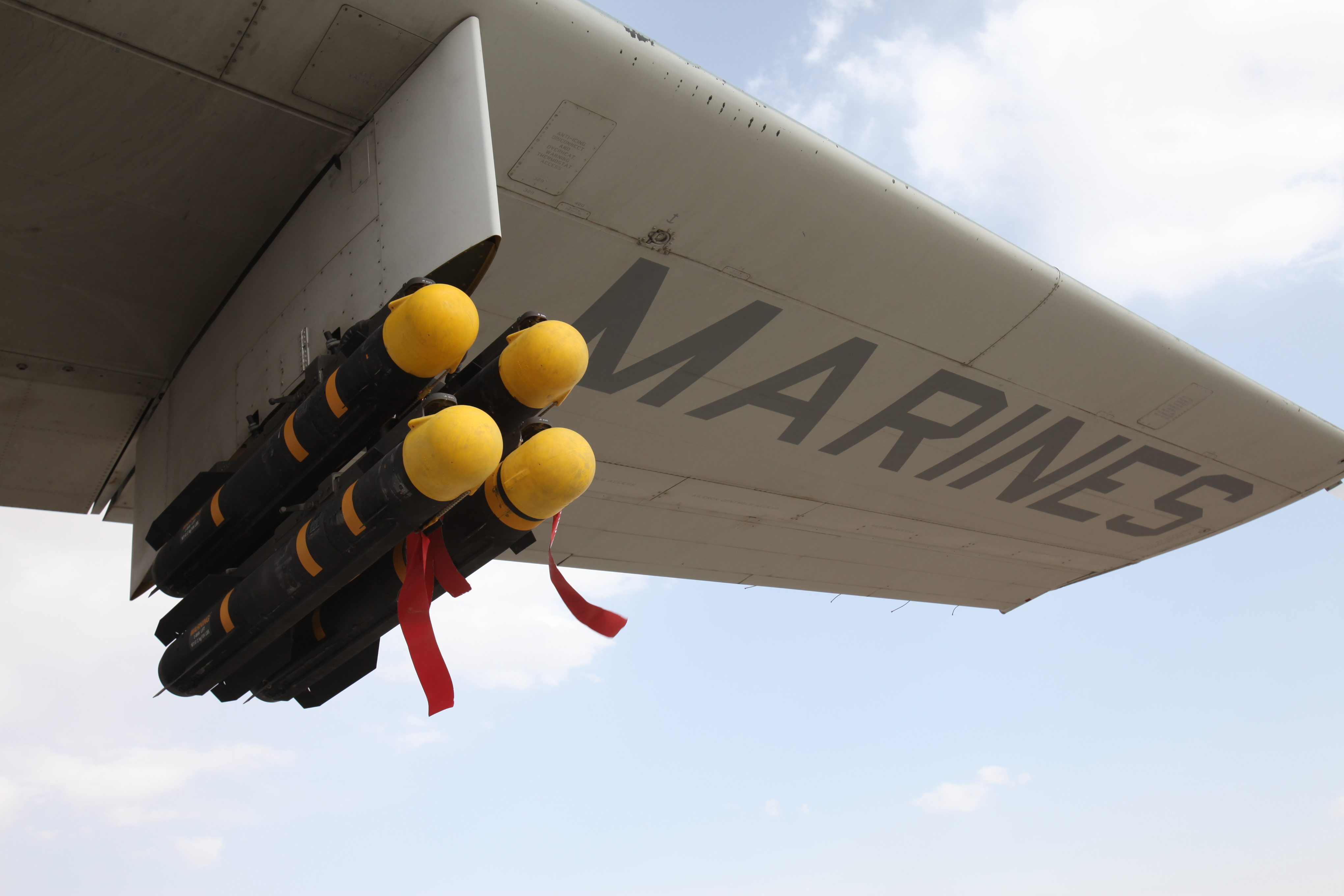 Harvest Hawk KC-130J con un Hellfire
