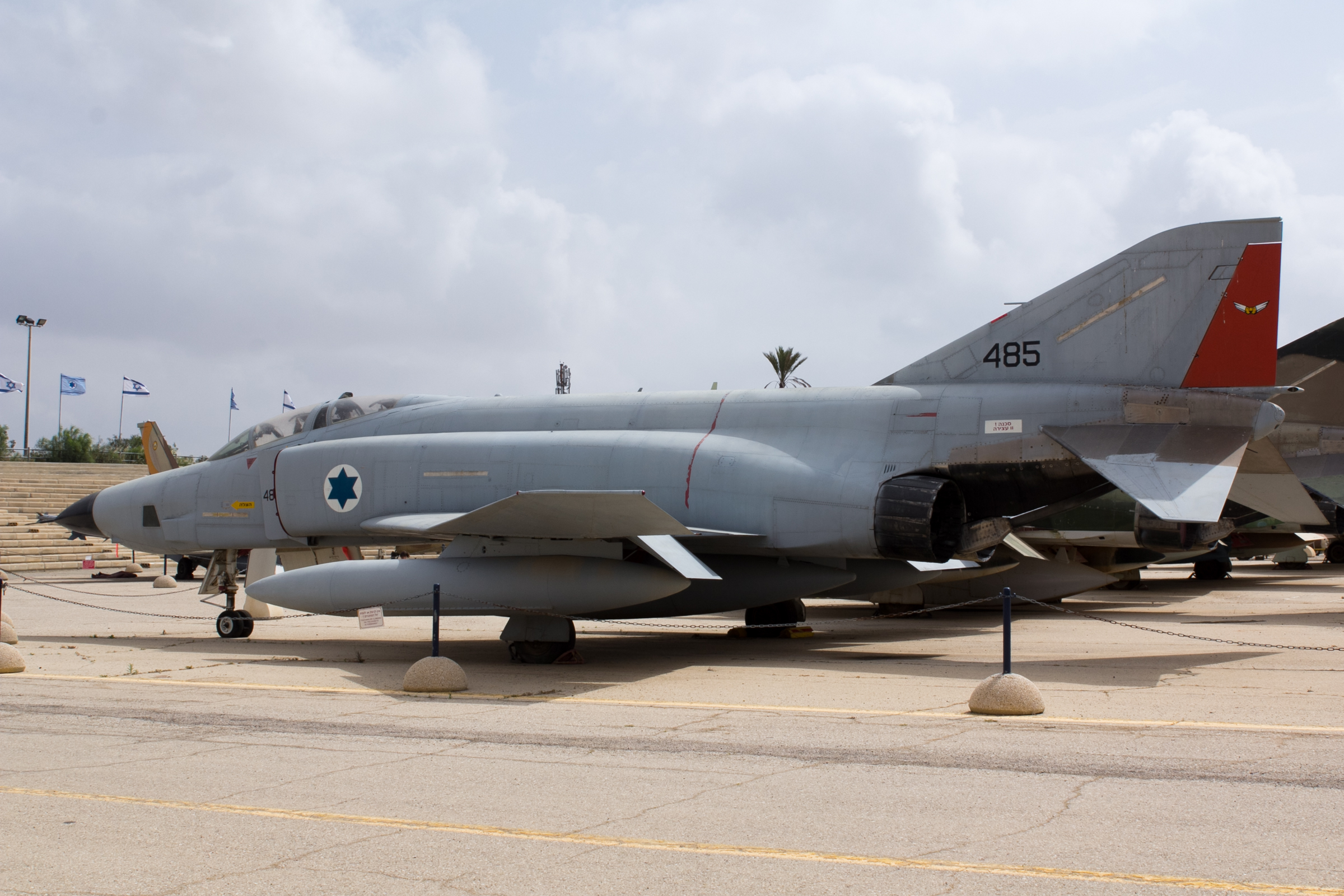 Hatzerim 270416 RF-4E 01