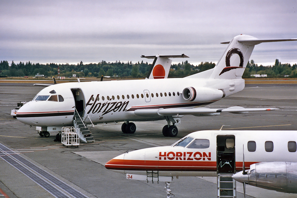 Horizon Air Fokker F-28 N801PH en KSEA