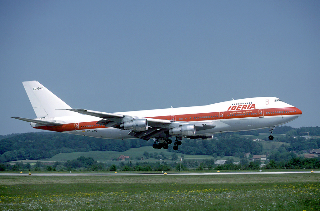 Iberia Boeing 747-133 (EC DXE) all'aeroporto di Zurigo