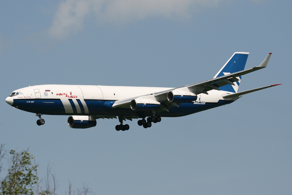 Ilyushin IL-96-400T, Polet Flight JP