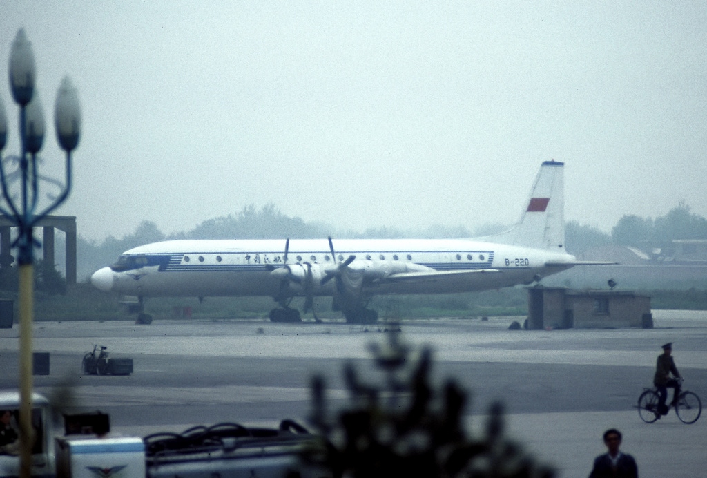 Ilyushin Il-18D, CAAC AN