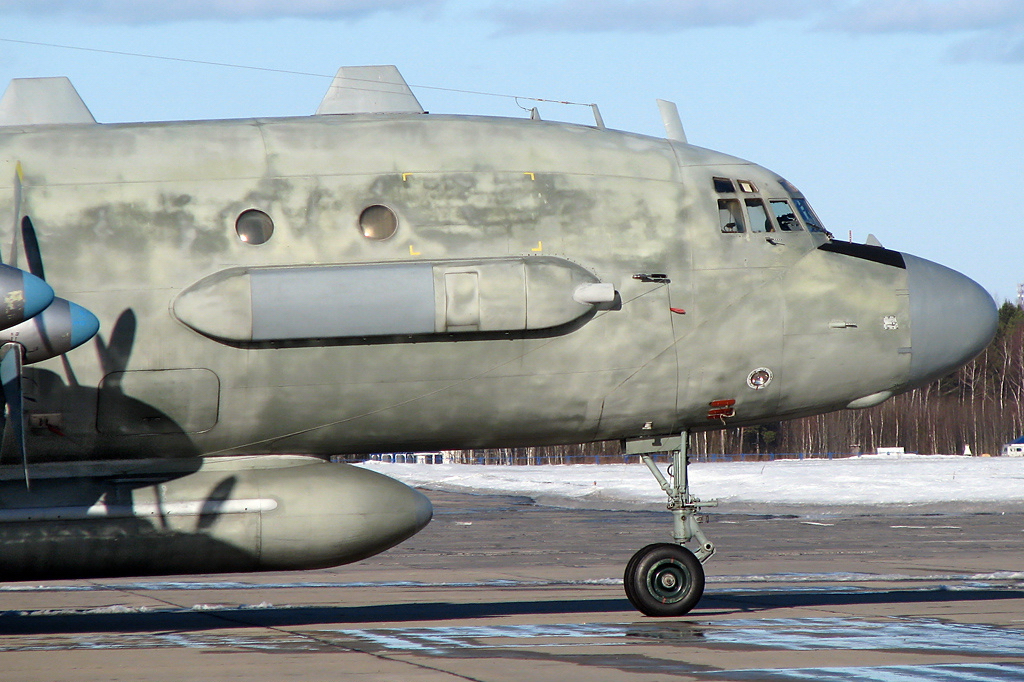 Ilyushin Il-20M Nose