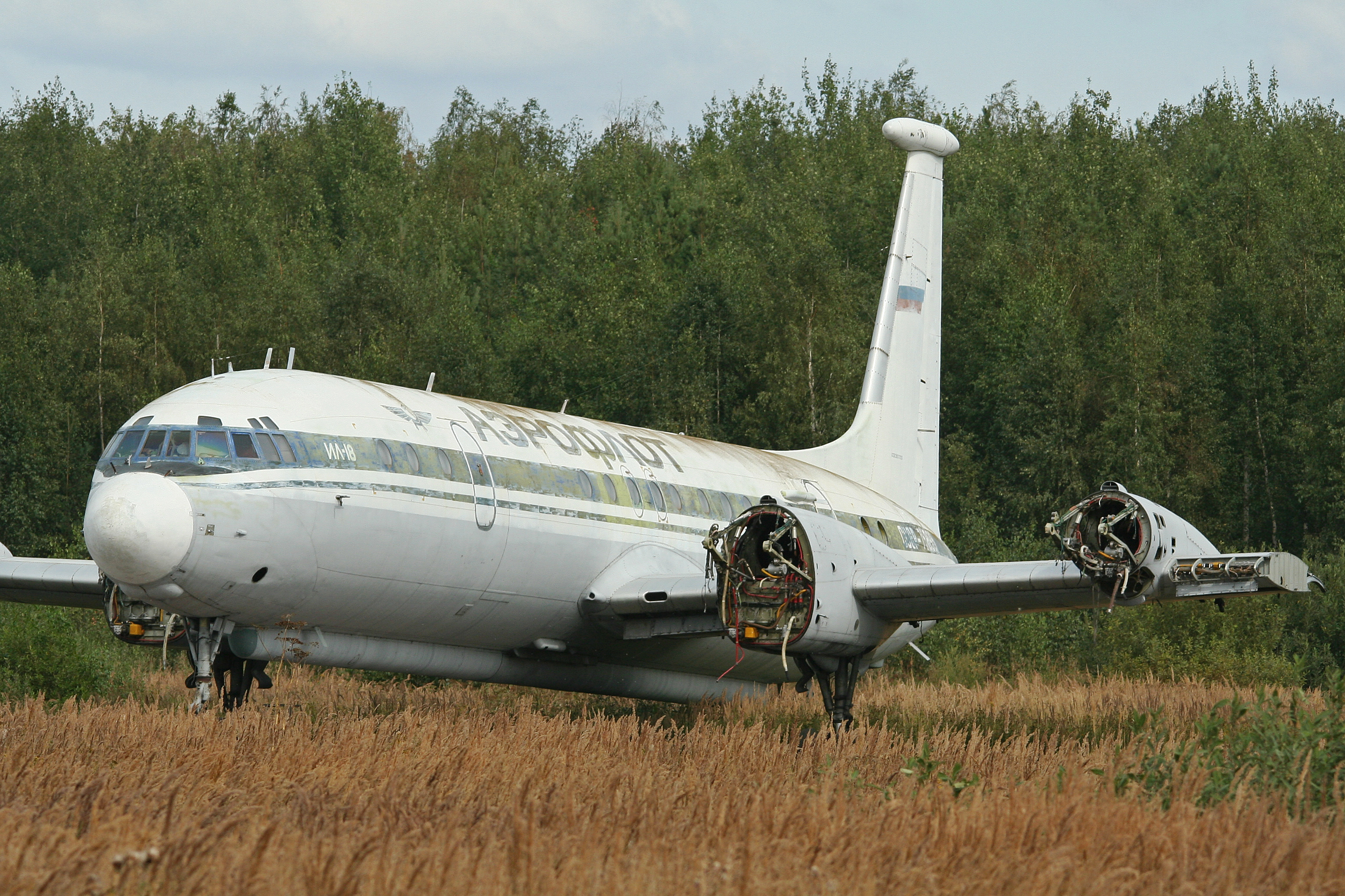 Ilyushin Il-22 RA-75895, Chkalovsky Air Base (2)
