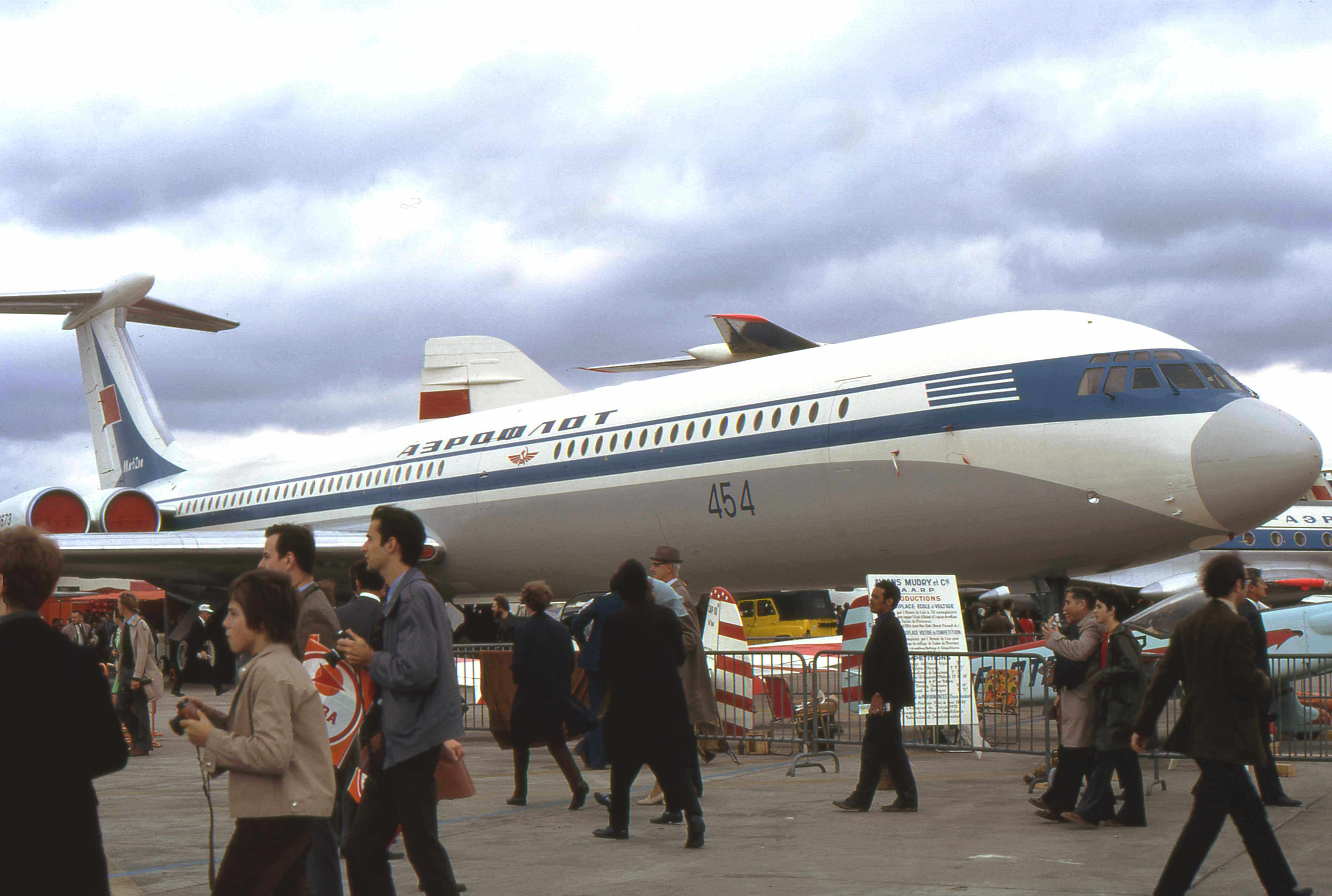 Ilyushin Il-62 454