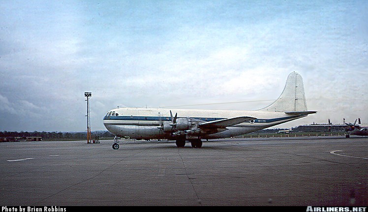 Boeing 377M Stratocruiser (Anak) de las Fuerzas Aéreas de Israel en Gatwick, principios de los años 60