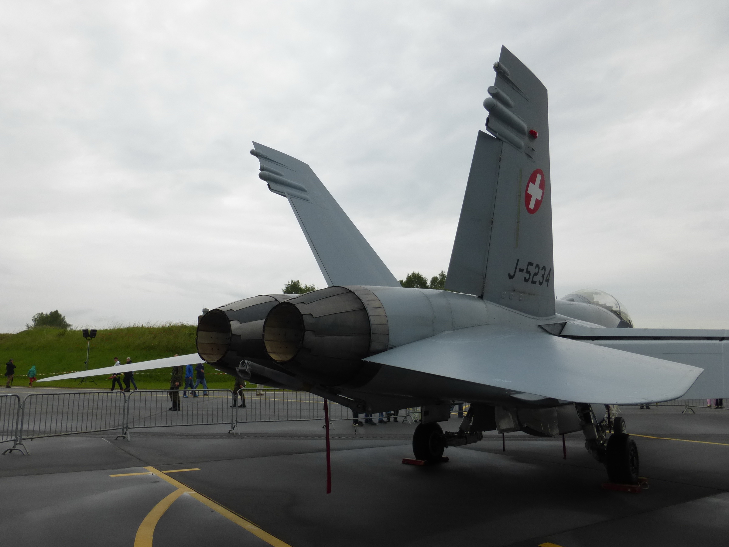 f-a-18-suiza