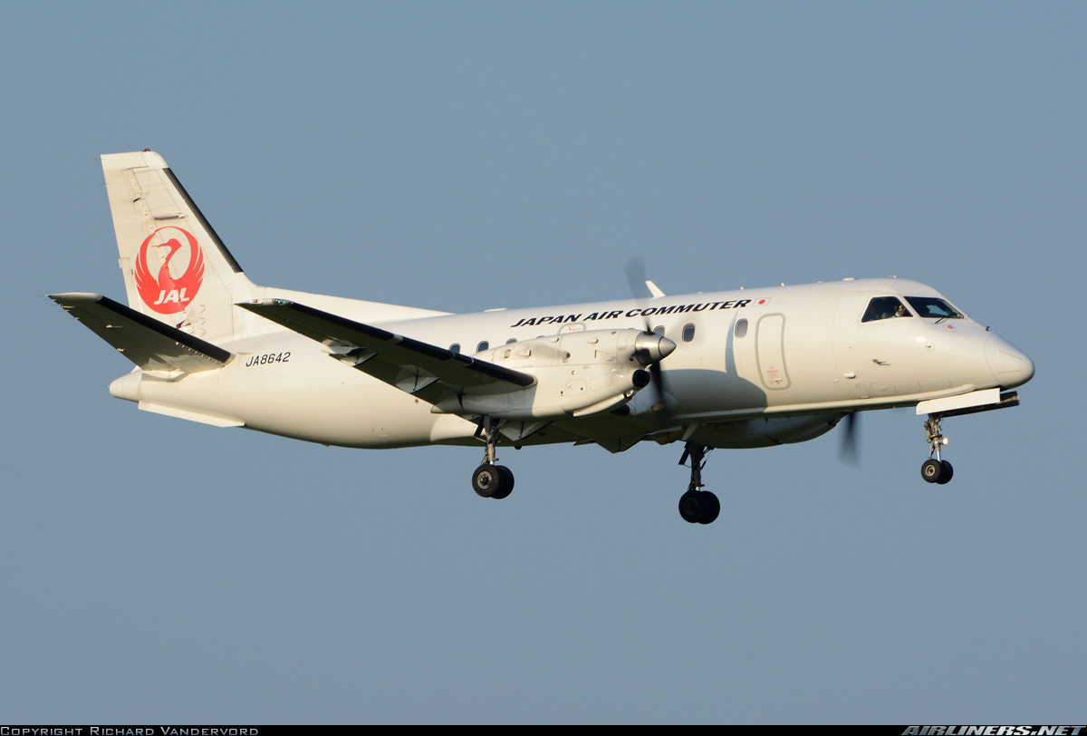 Japan Airlines - JAL (Japan Air Commuter - JAC) Saab 340B Plus JA8642