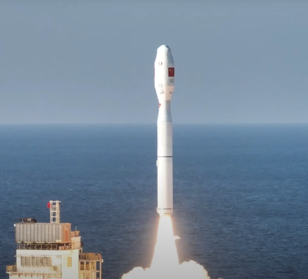 Jielong-3 rising from its sea-launch platform on its maiden flight