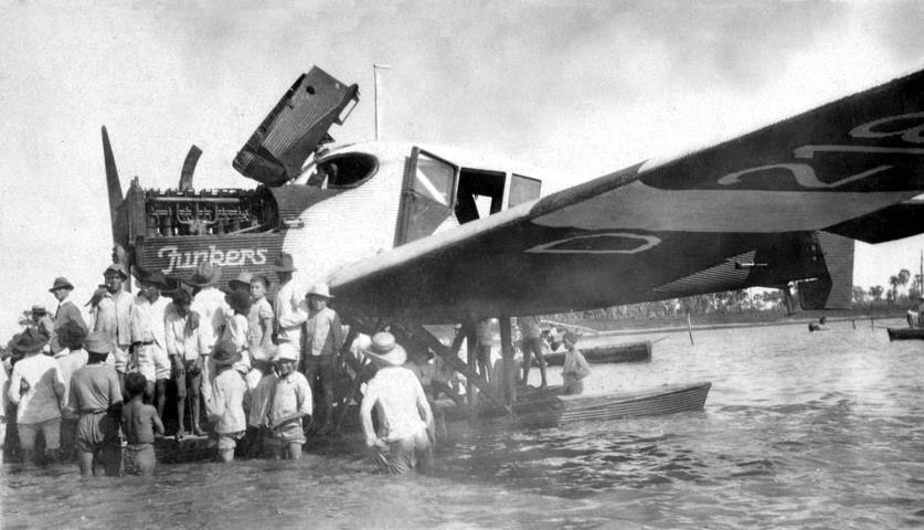 Hidroavión Junkers D-218 en el río Jaguaribe, Brasil, durante el raid Cuba–Río de Janeiro (1923)