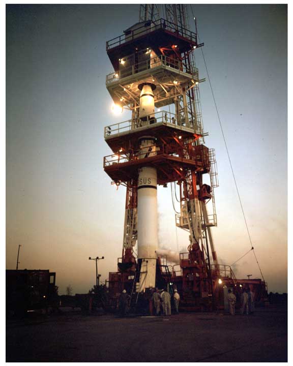 Jupiter-A RS-25 en su rampa de lanzamiento
