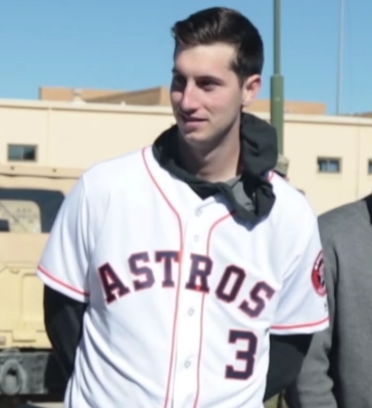 Kyle Tucker visita Fort Hood, Texas (recortada)