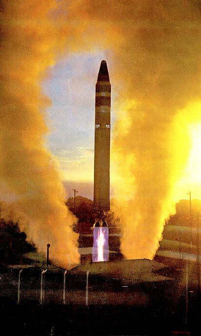 Lanzamiento de prueba del LGM-25C Titan II en la Base Vandenberg, California