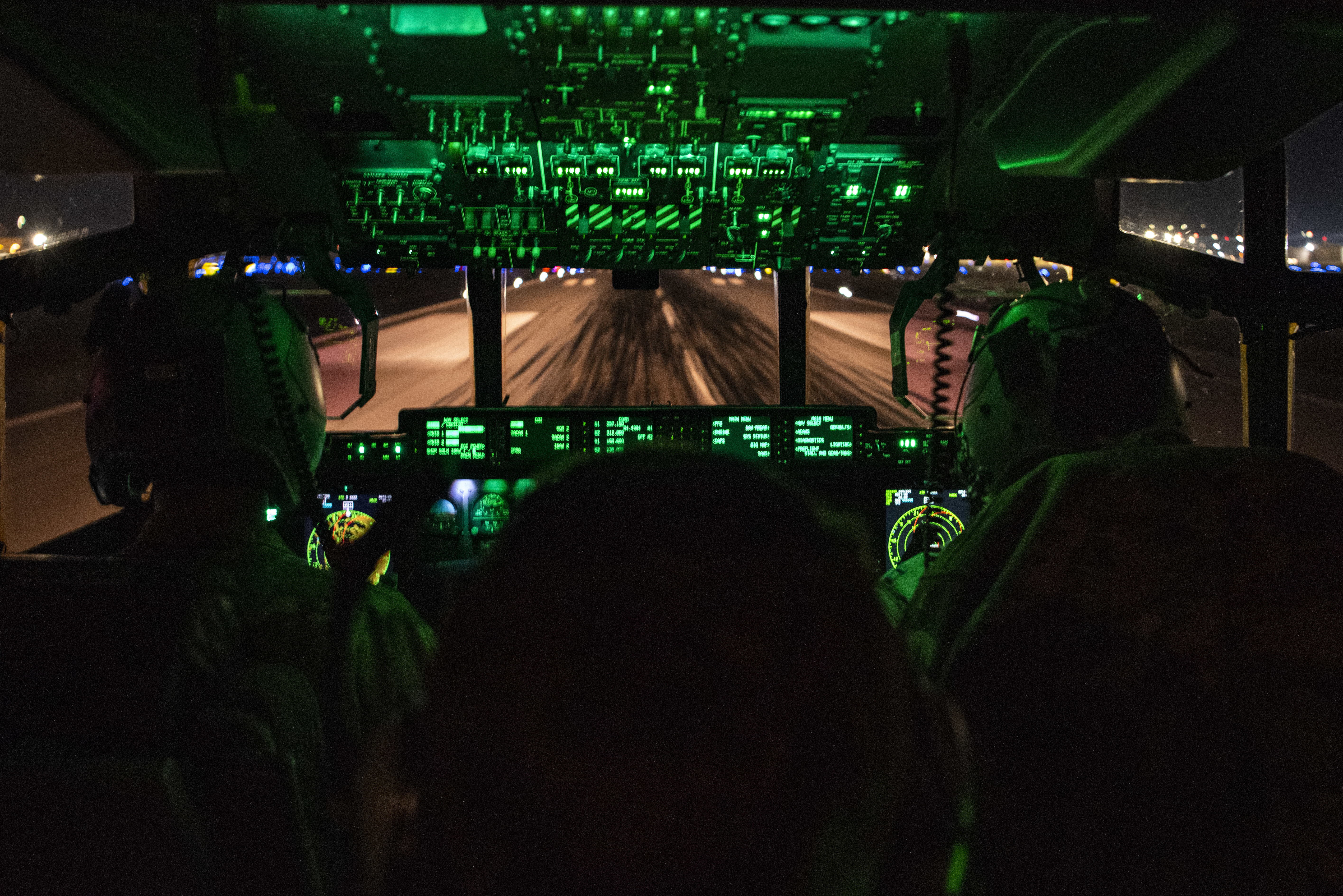 Atterraggio di un C-130J Super Hercules al Pope Army Airfield, Carolina del Nord