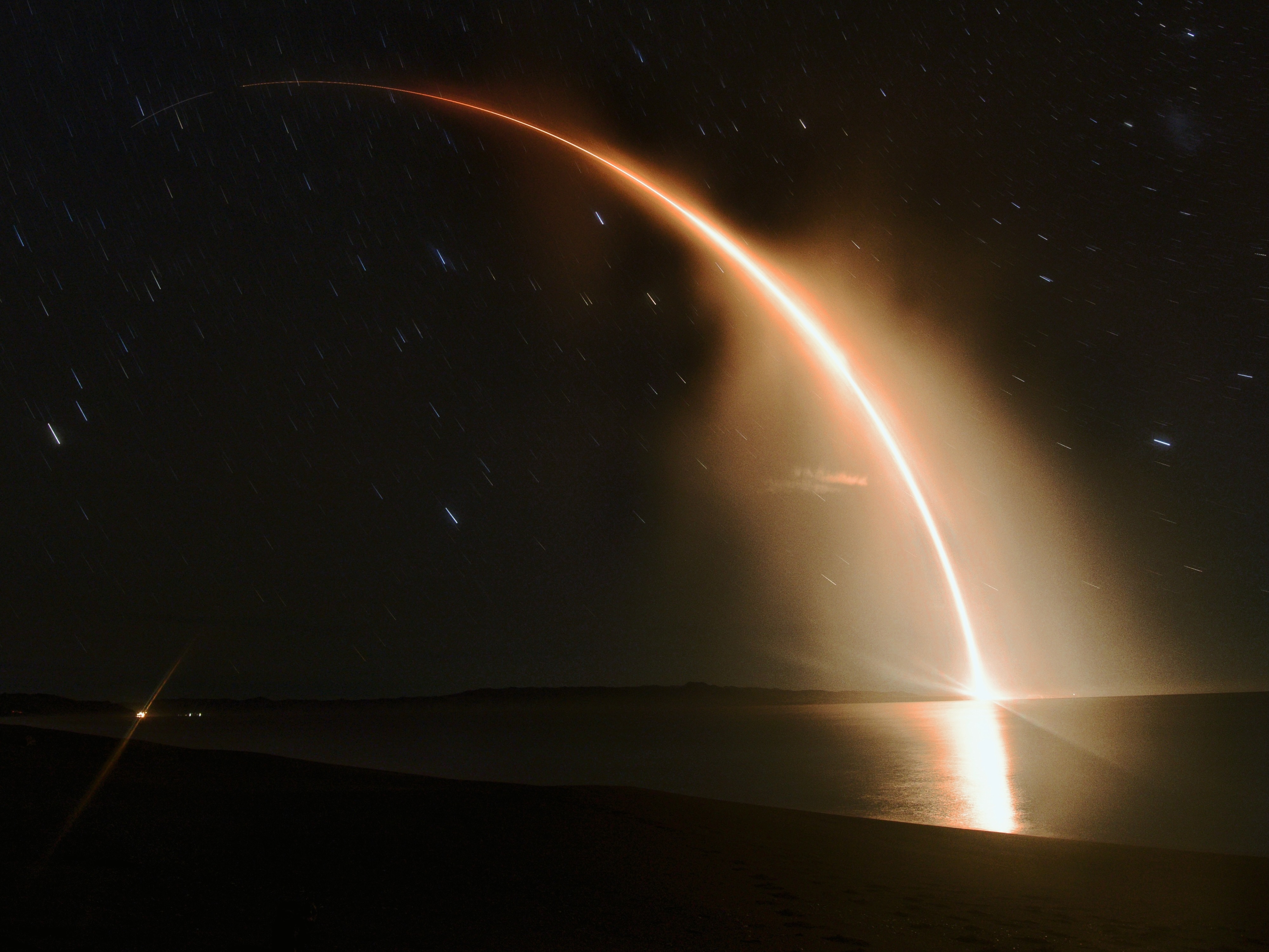 Lanzamiento de CAPSTONE a bordo de un Electron de Rocket Lab (con Photon), visto desde Nuhaka, Nueva Zelanda