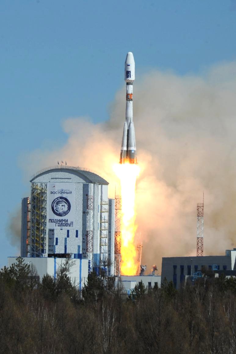 Launch of the Soyuz-2.1a from Vostochny 2016-04-28 012