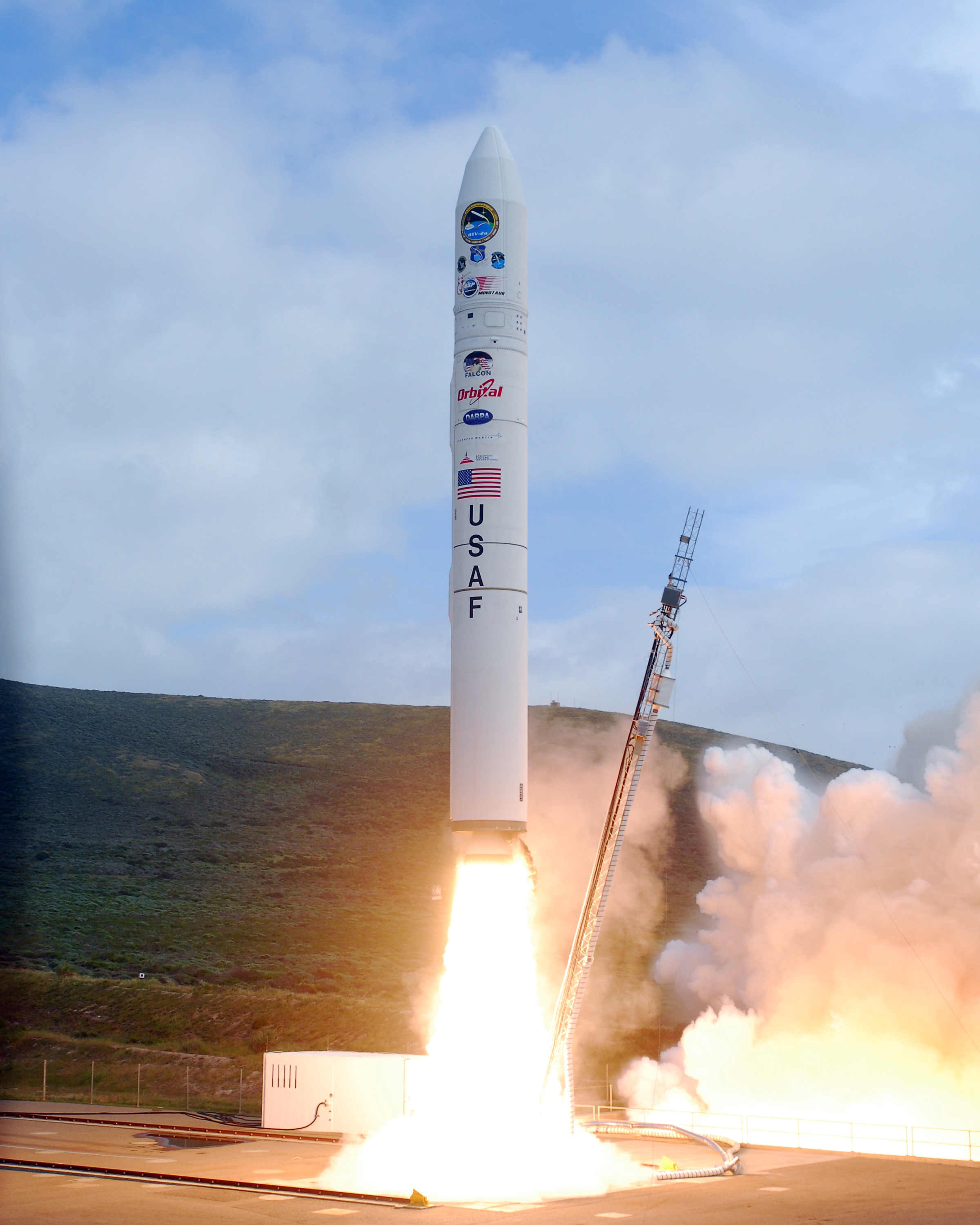 Lanzamiento del primer Minotaur IV Lite desde Vandenberg, 22 de abril de 2010 (HTV-2a)