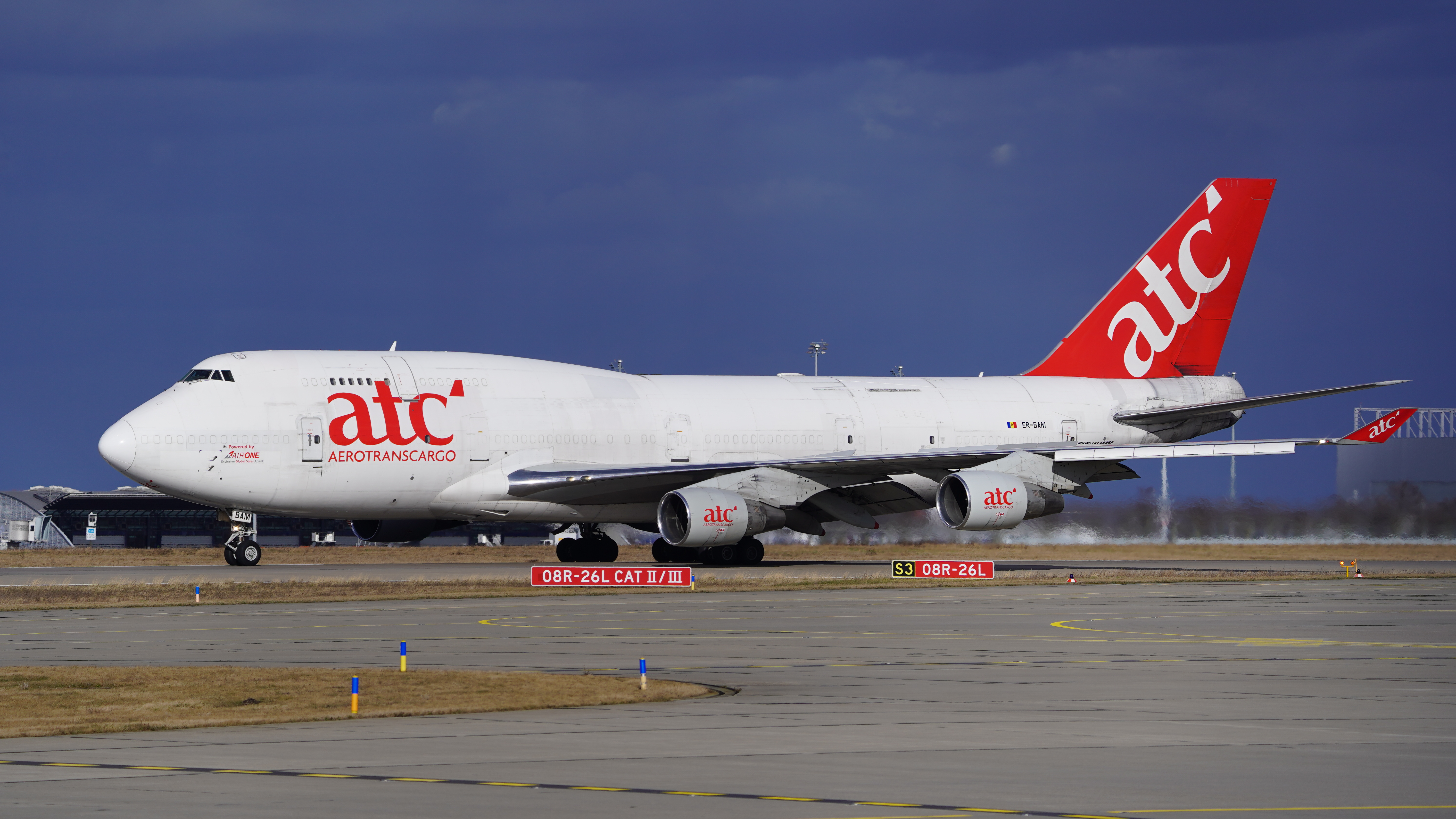 Leipzig Halle Airport Aerotranscargo Boeing 747-409(BDSF) ER-BAM (DSC02596)