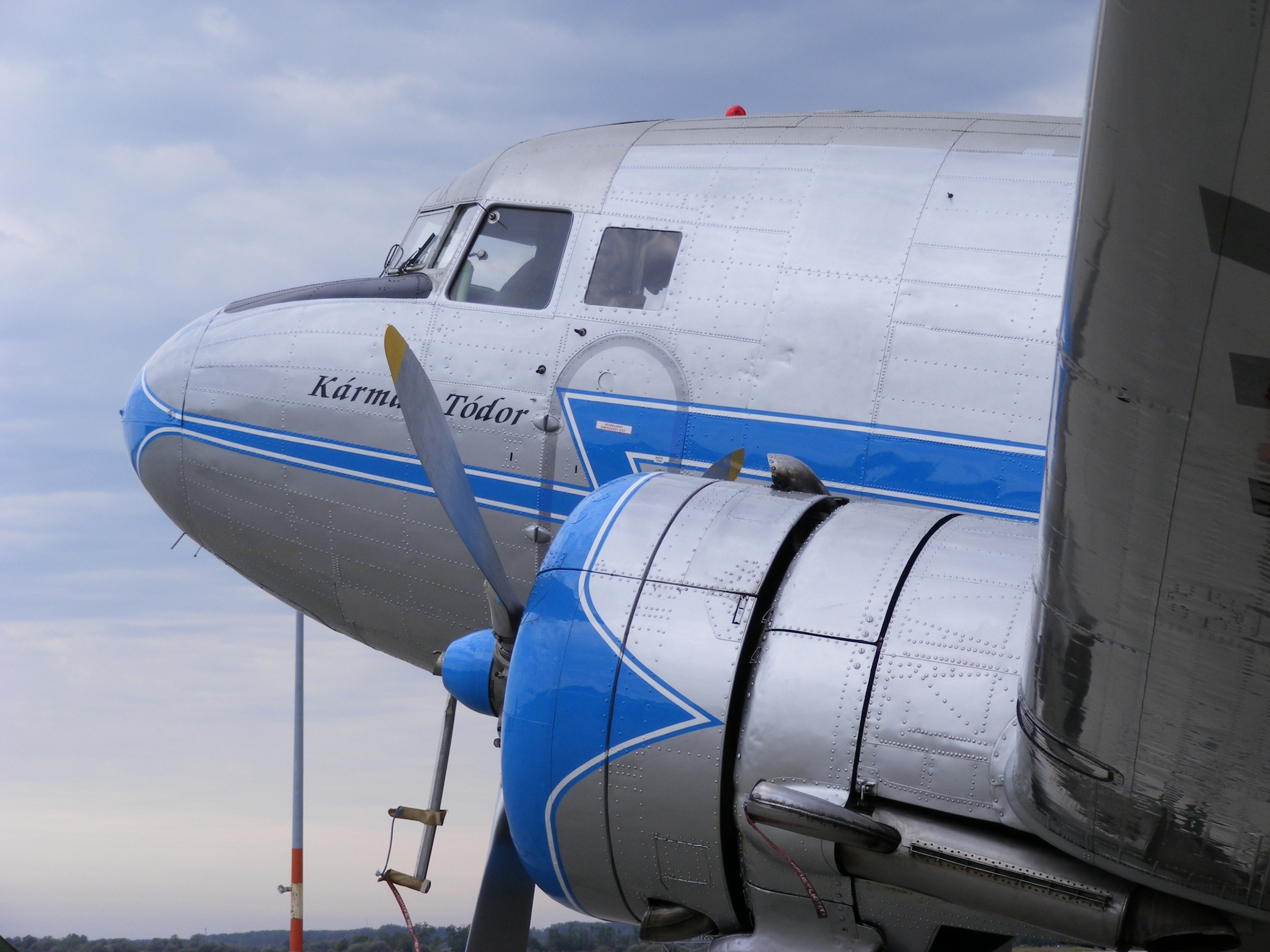 Douglas DC-3