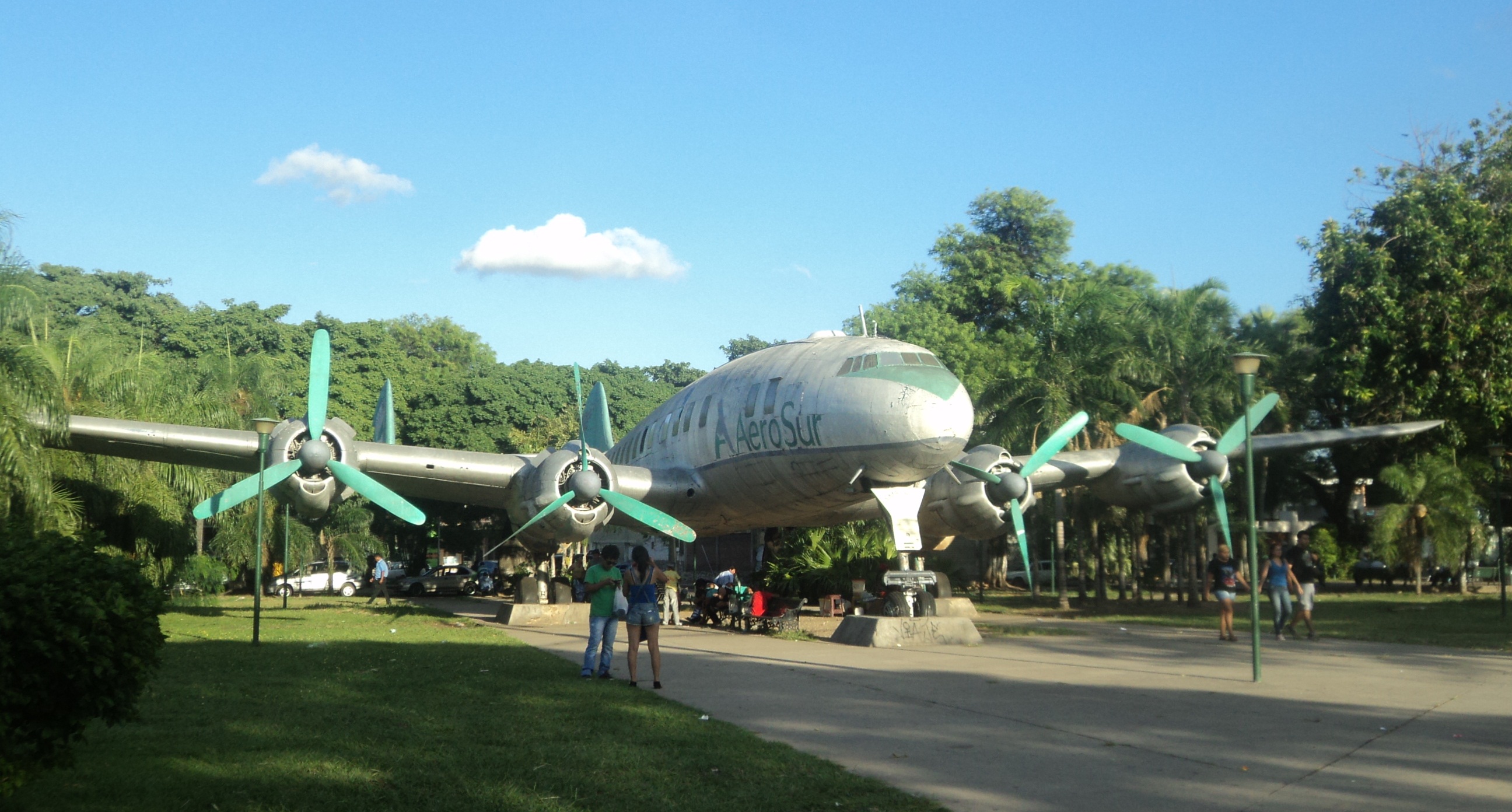 Lockheed Constellation Santa Cruz