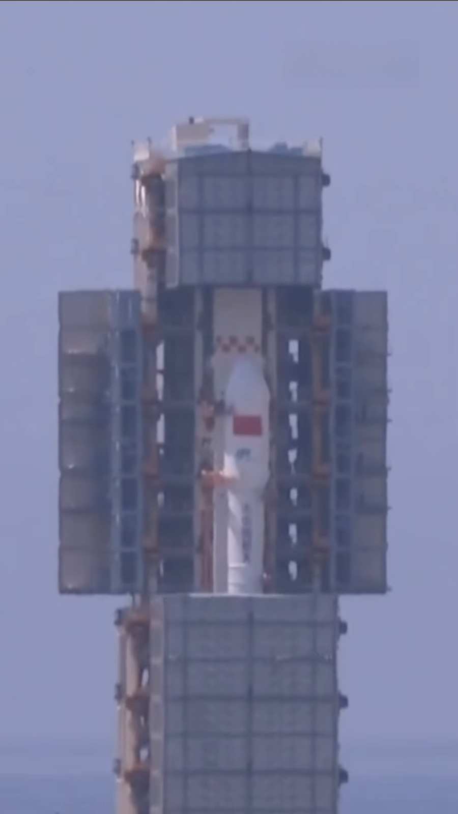 Long March 7 Y11 Tianzhou 10 rollout 02