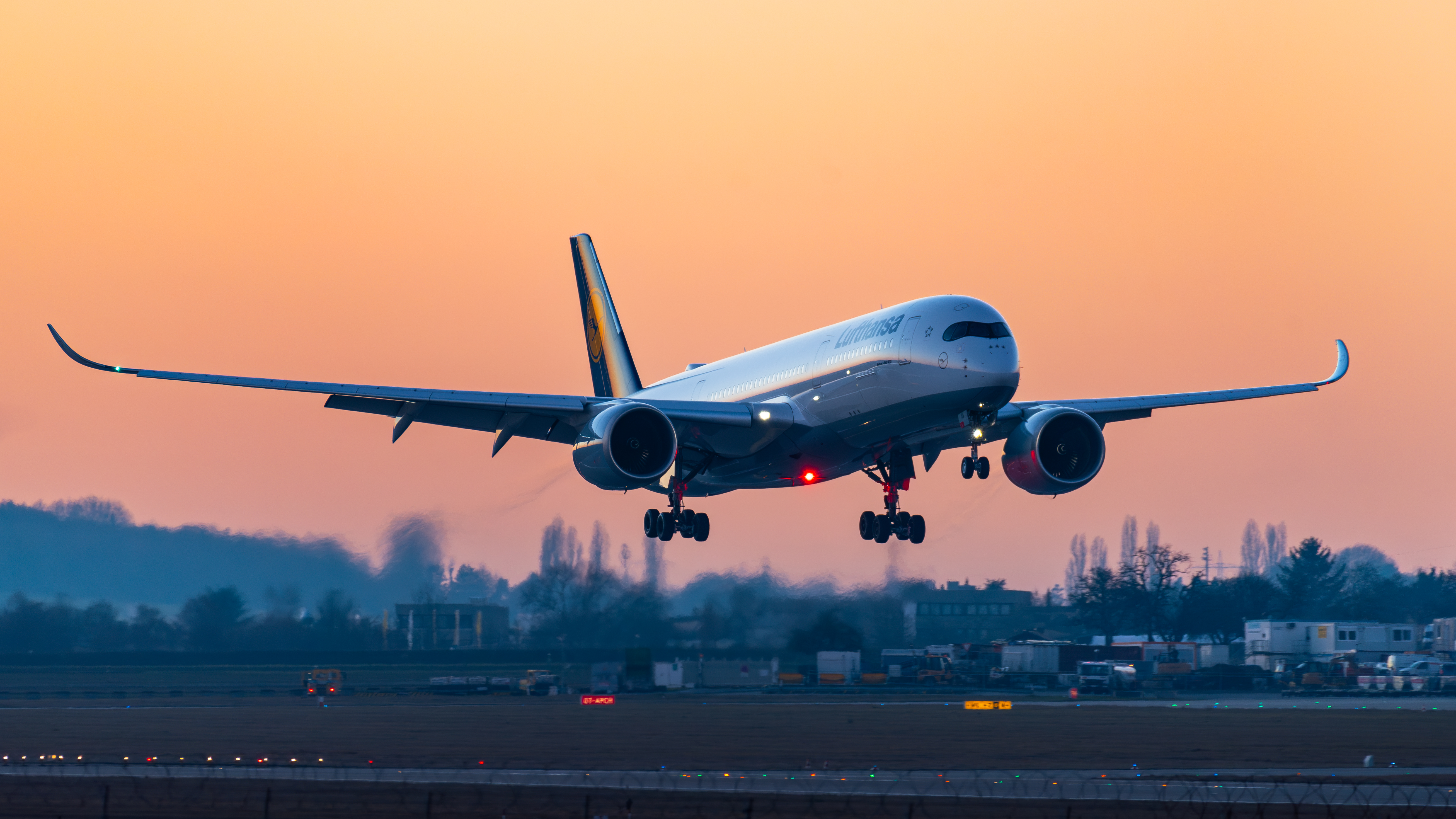Lufthansa Airbus A350-941 D AIXA STR 2016 01
