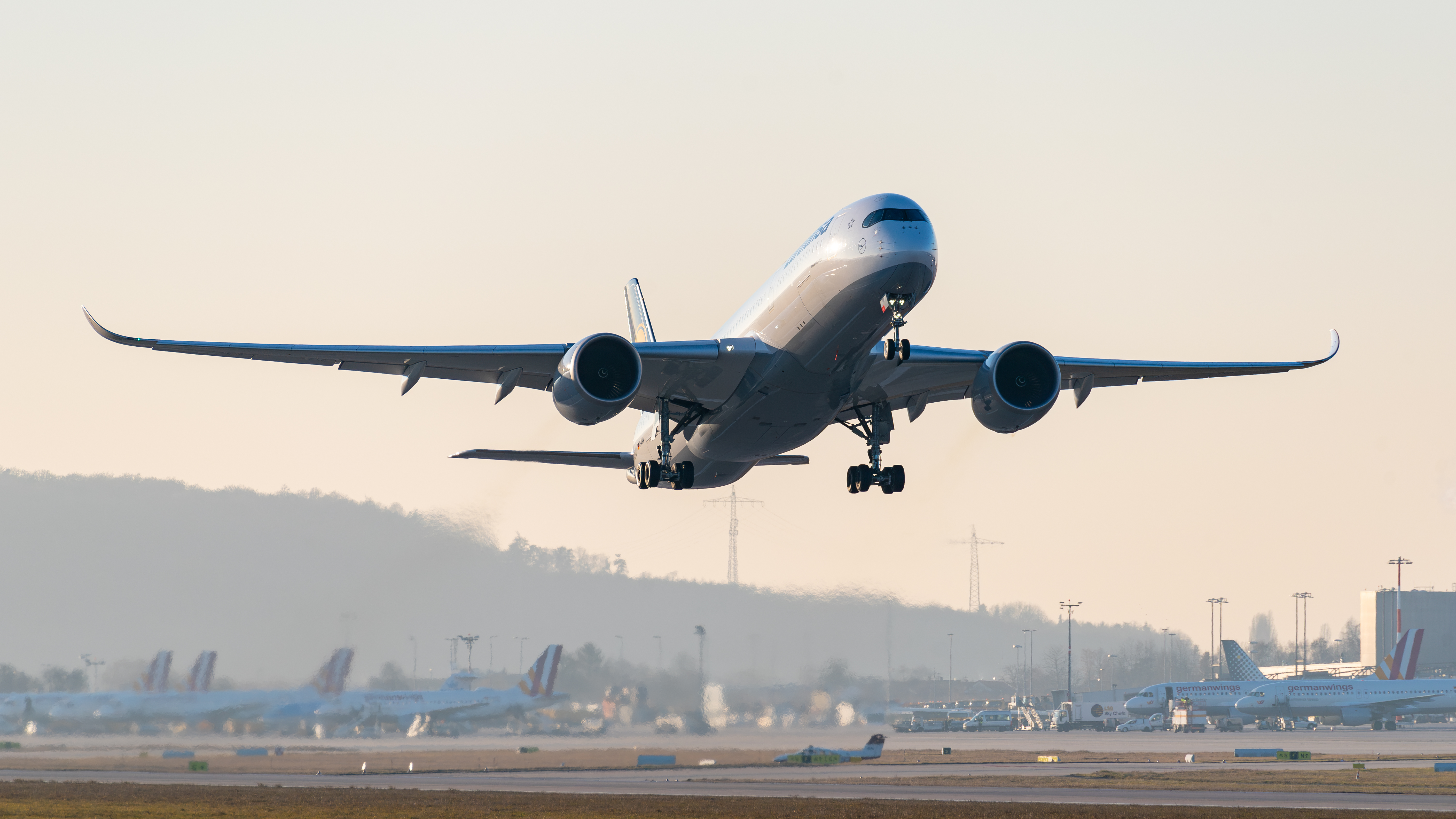 Lufthansa Airbus A350-941 D AIXA STR 2016 03