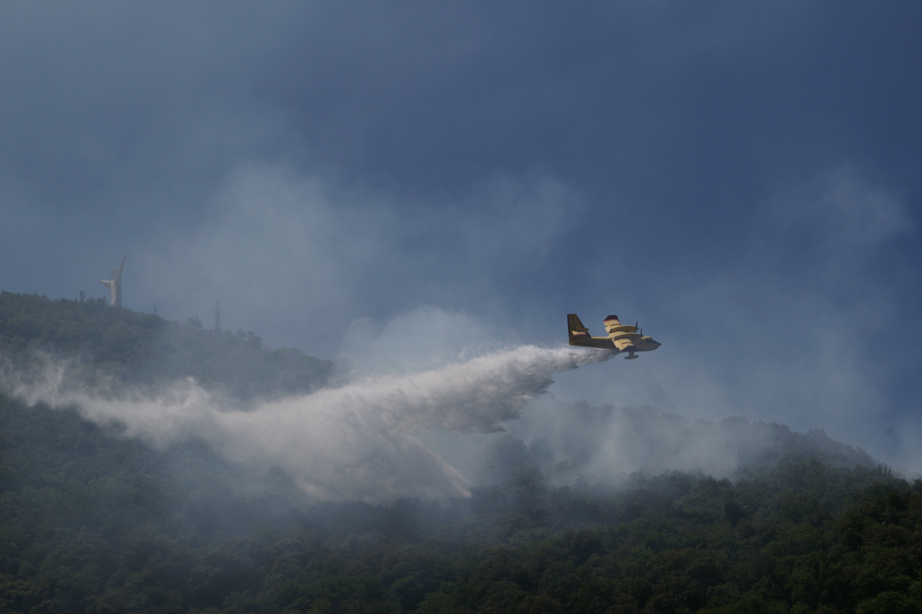 Canadair CL-415