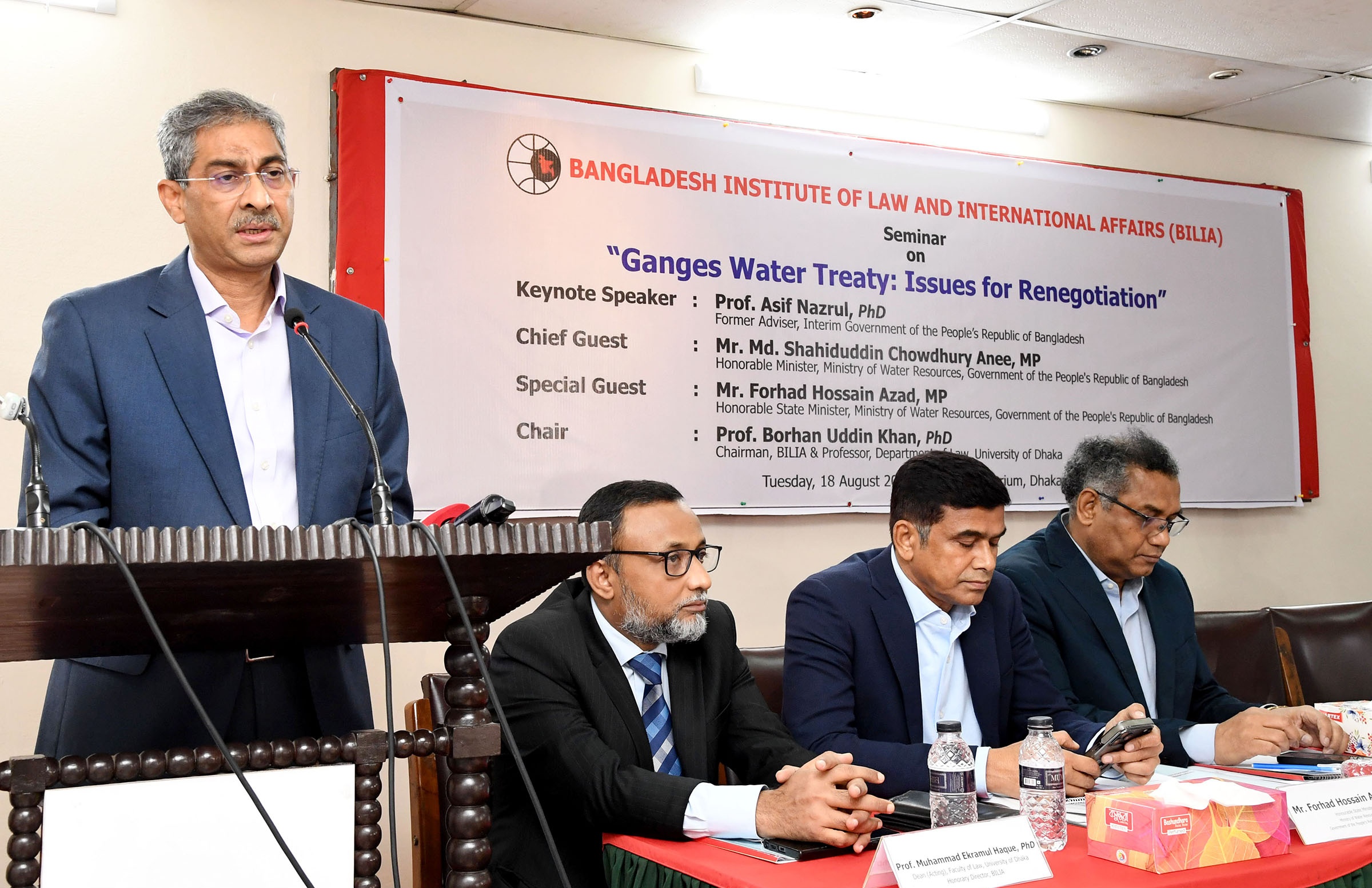 Md. Shahid Uddin Chowdhury Annie und Farhad Hossain beim Seminar zum Ganges-Wasservertrag in Dhaka,